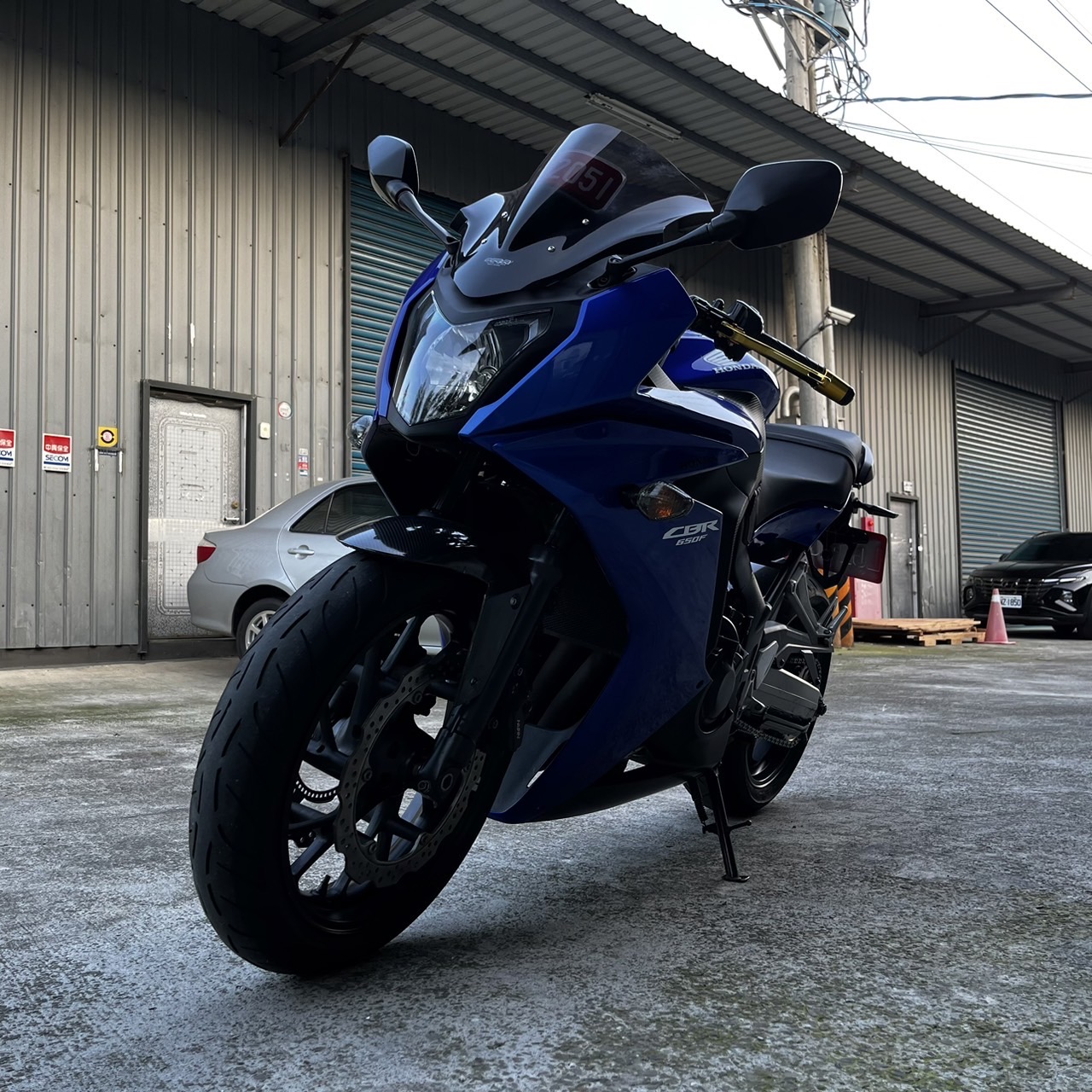 HONDA CBR650F - 中古/二手車出售中 超多改裝 特殊色 小資族二手重機買賣 | 小資族二手重機買賣