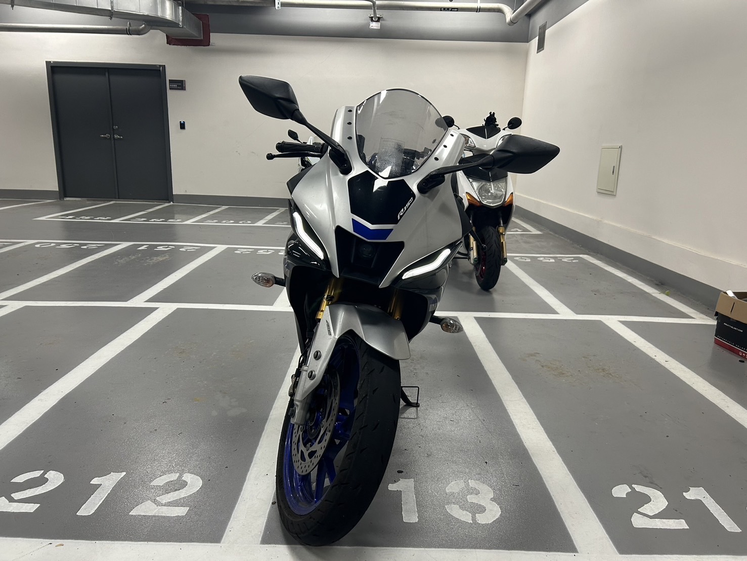 YAMAHA YZF-R15 - 中古/二手車出售中 YAMAHA YZF-R15v4 2022  中古車 日常損耗 無事故 有改 車主很愛惜勤保養 | 個人自售