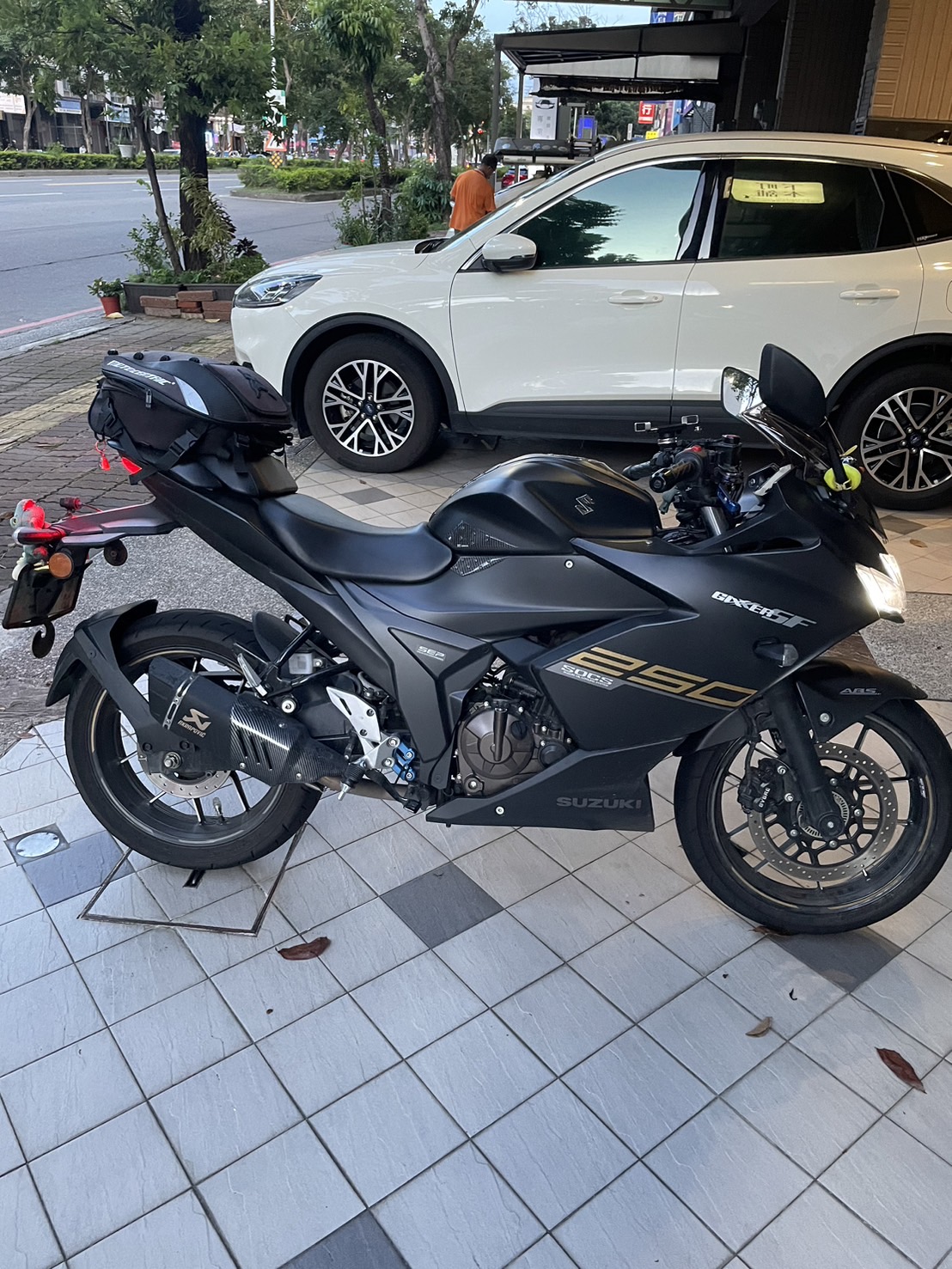 SUZUKI GIXXER 250 SF - 中古/二手車出售中 GIXXER SF 250 換車出售，台鈴總代理 | 個人自售