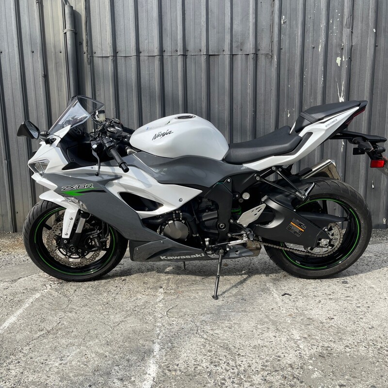 KAWASAKI NINJA ZX-6R - 中古/二手車出售中 【售】2021 KAWASAKI 川崎 ZX 636 ABS 可貸款 可換車 仿賽 ZX 6R ZX636 | 飛翔國際