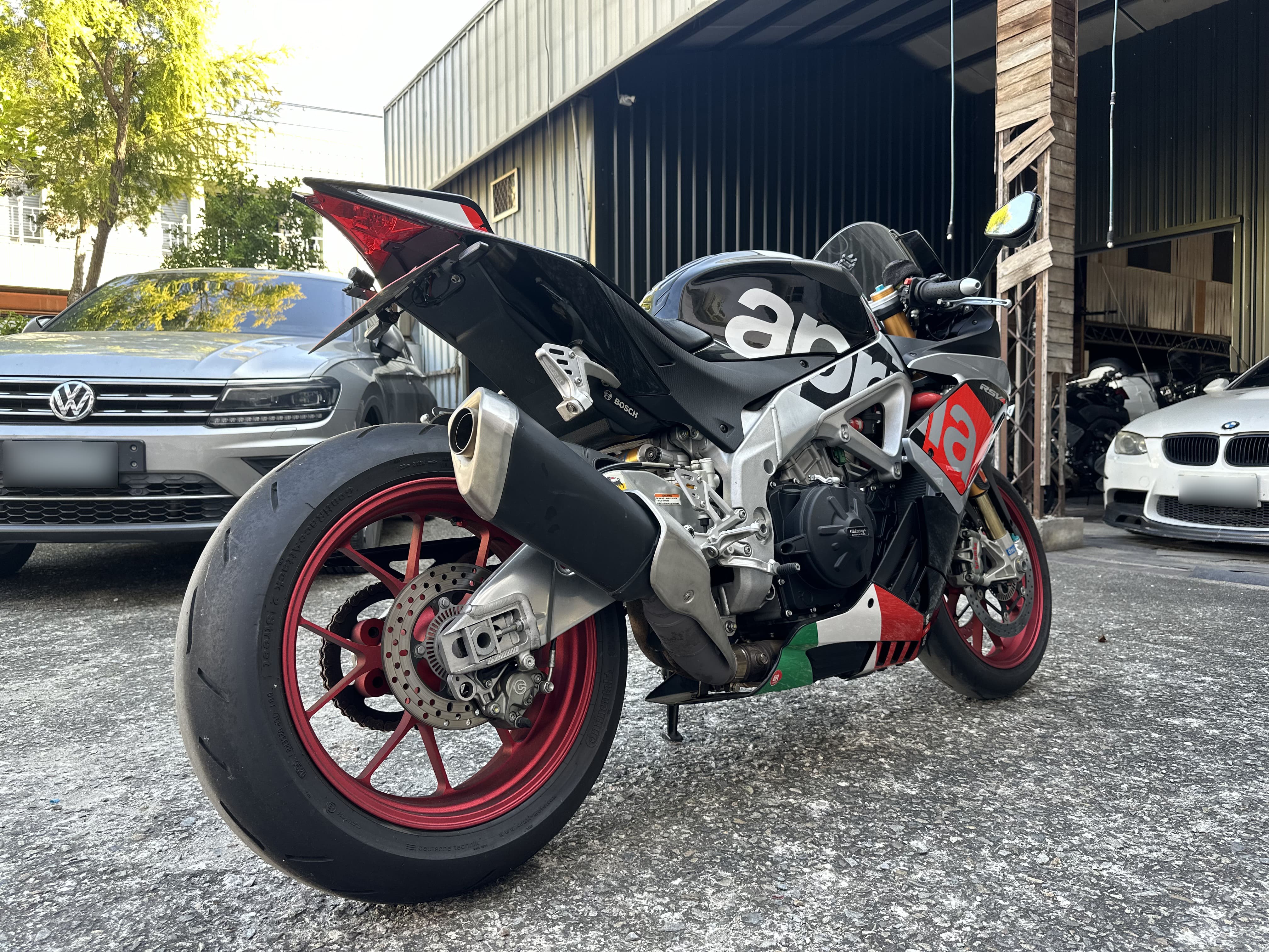 APRILIA RSV4 RF - 中古/二手車出售中 2016年 APRILIA RSV4 RF/0元交車/分期貸款/車換車/線上賞車/到府交車 | 翊帆國際重車