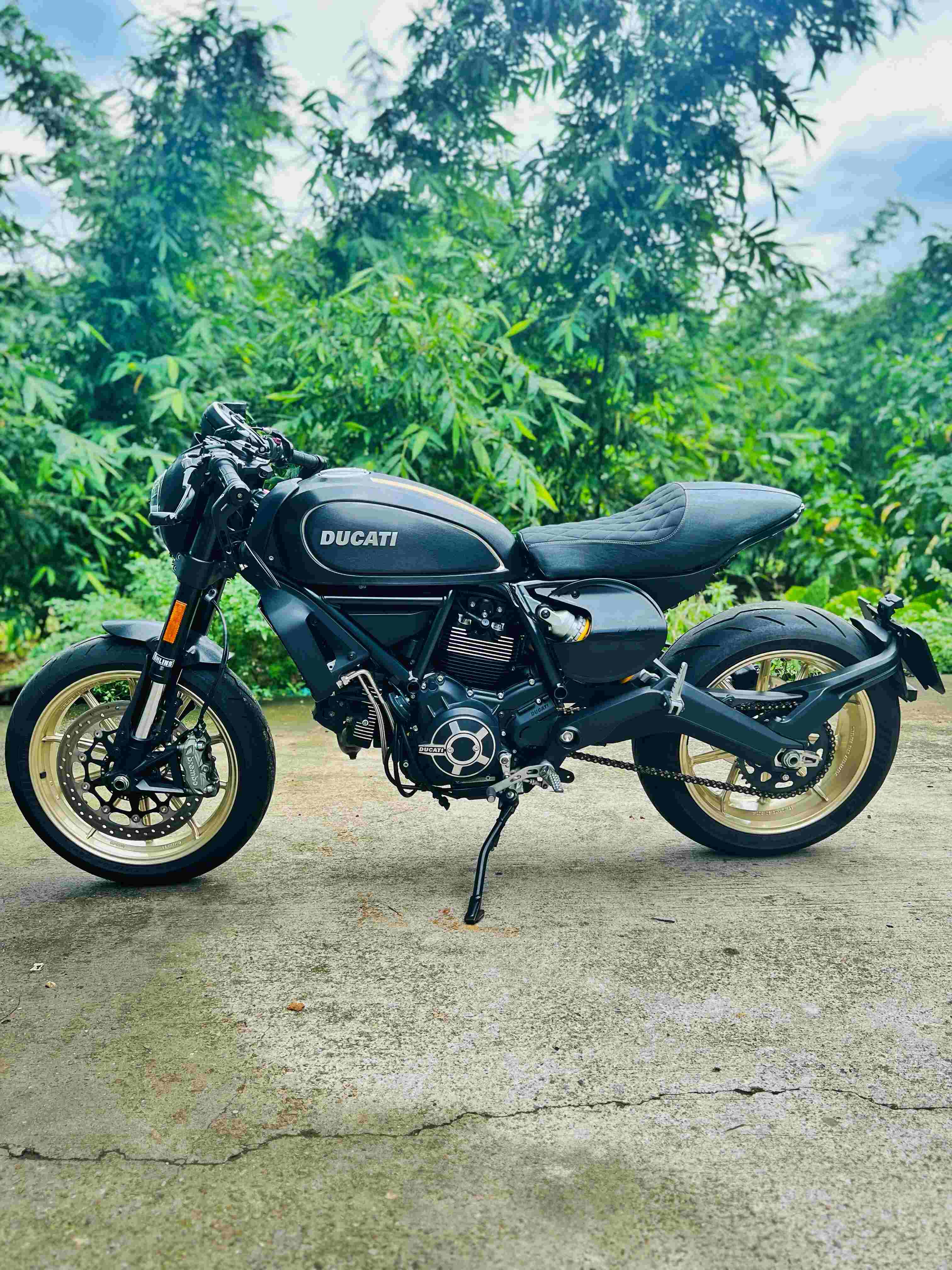 DUCATI SCRAMBLER CAFE RACER - 中古/二手車出售中 2018年 CAFE RACER 800 SC全段排氣管 OHLINS後避震 原漆 無事故 僅此一台 | 阿宏大型重機買賣