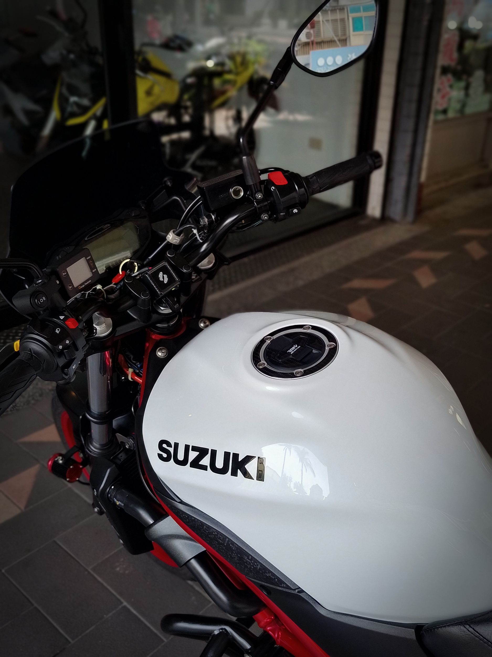 SUZUKI SV650 - 中古/二手車出售中 SV650 ABS 總代理，原漆如新只跑9060km | 成蘆進口摩托車