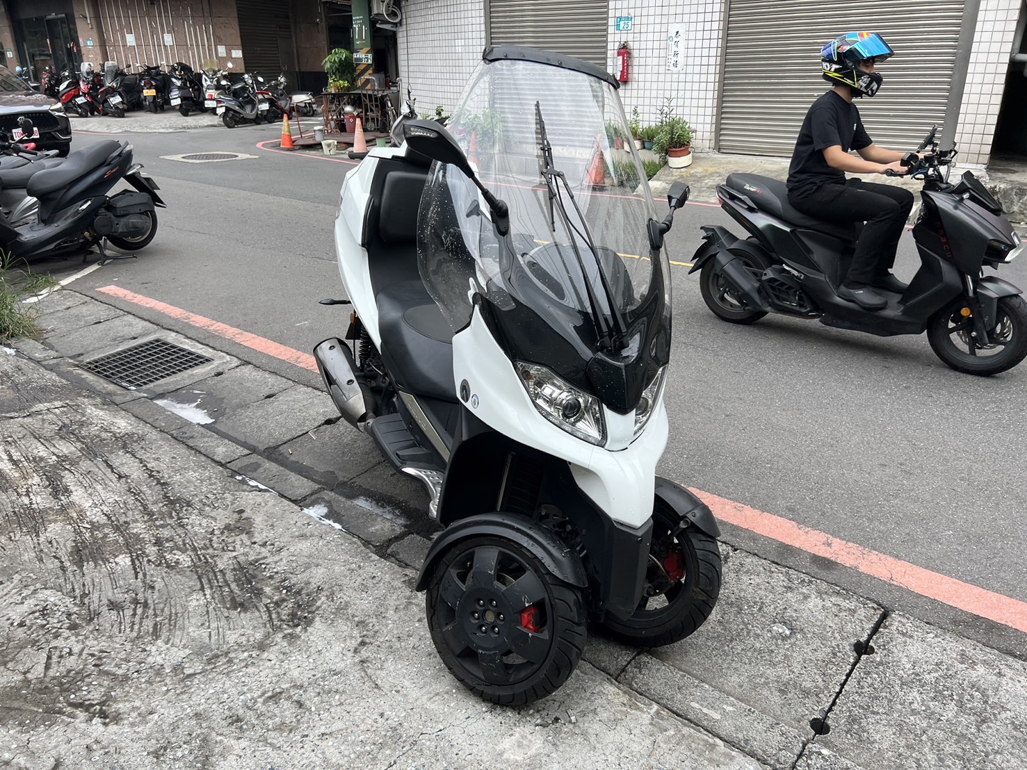 ADIVA AD3 300 - 中古/二手車出售中 雅蒂法 300 | 大蔡