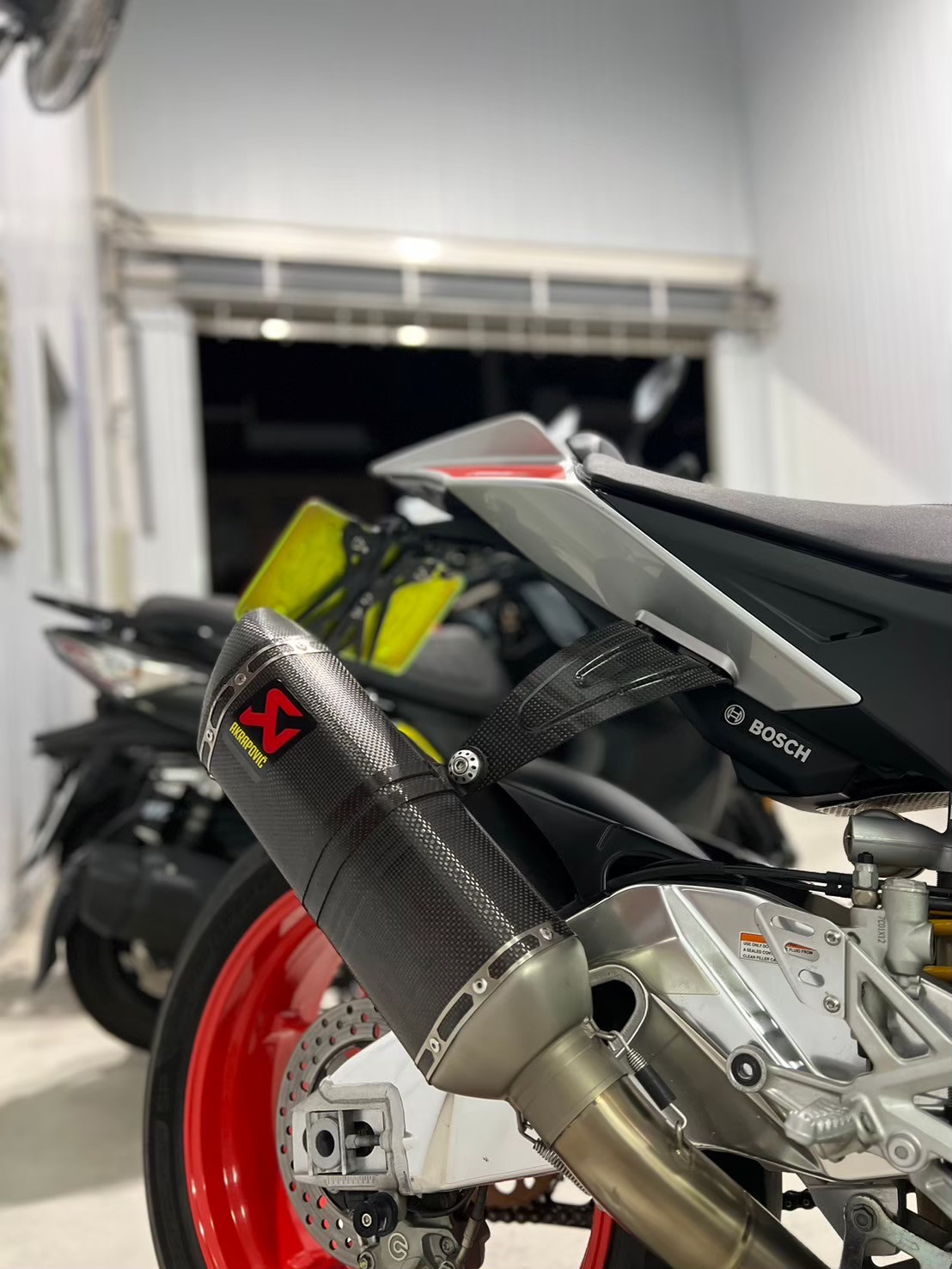 APRILIA RSV4 R APRC ABS - 中古/二手車出售中 【售】 2017 Aprilia RSV4 RR 全車原廠車殼 套完整度改裝 | mumu's moto