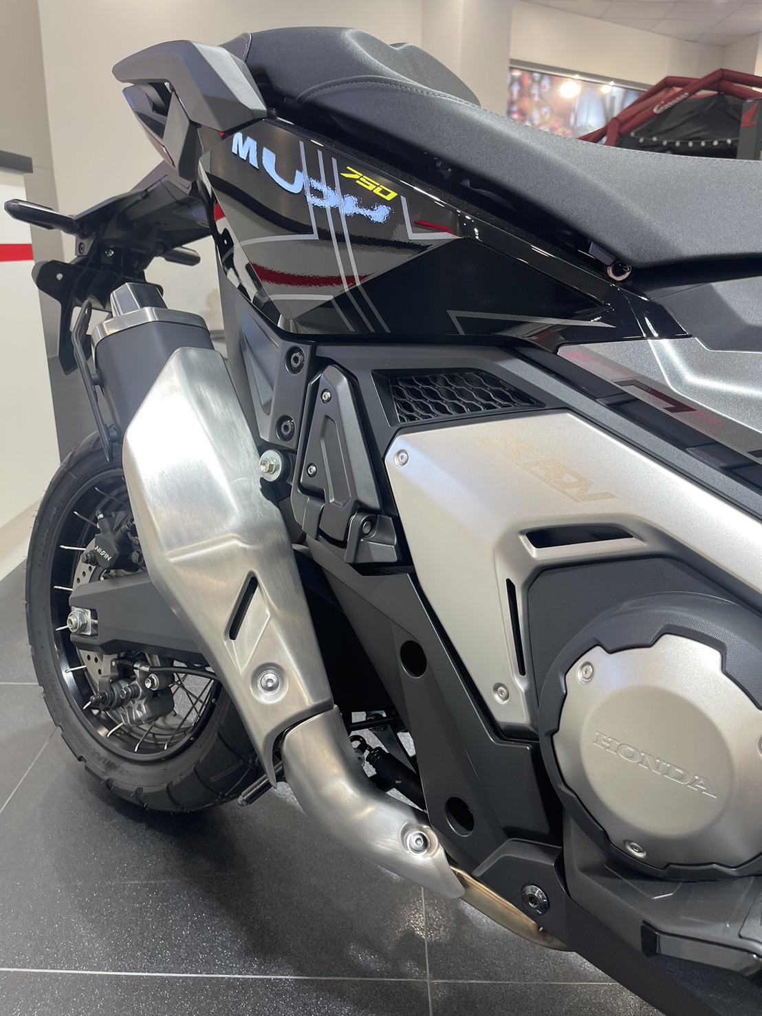 HONDA X-ADV - 中古/二手車出售中 X-ADV 出廠年份：2024.01 領牌年份：2024.05 行駛里程：271 公里 車輛所在：新北市中和區 | 個人自售