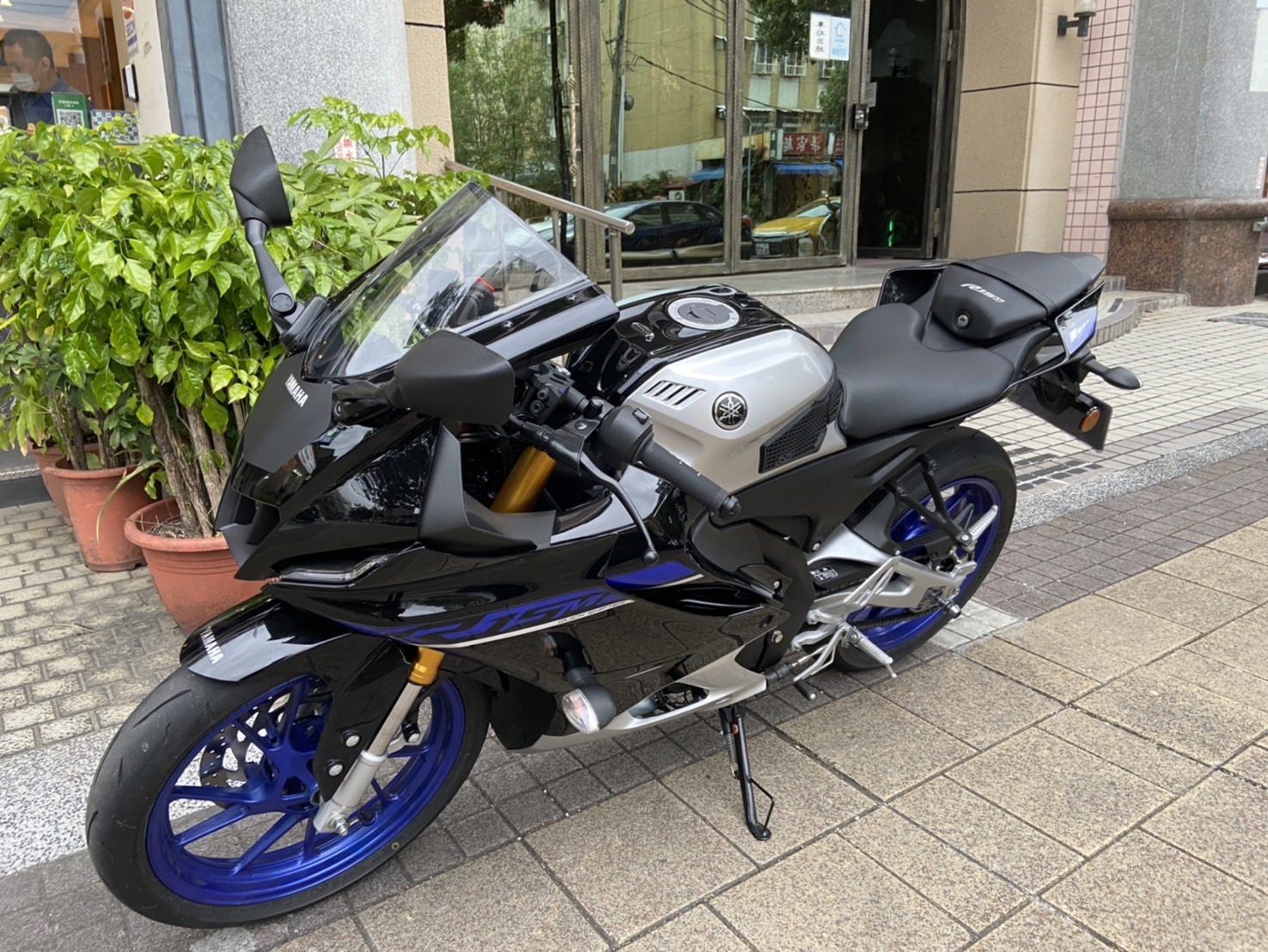 【個人自售】YAMAHA YZF-R15 - 「Webike-摩托車市」 山葉總代理R15M新古車正2024/10買新買保固買折扣.全省服務據點