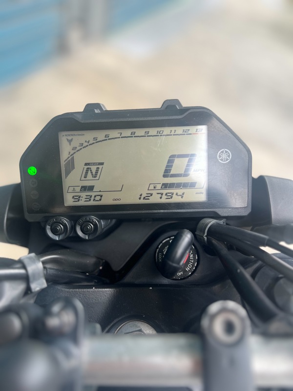 YAMAHA MT-03 - 中古/二手車出售中 2020年 MT-03 改裝後齒盤、DID鏈條、水轉印飾蓋、左右可調式拉桿、水箱護網、煞車油杯 | 阿宏大型重機買賣