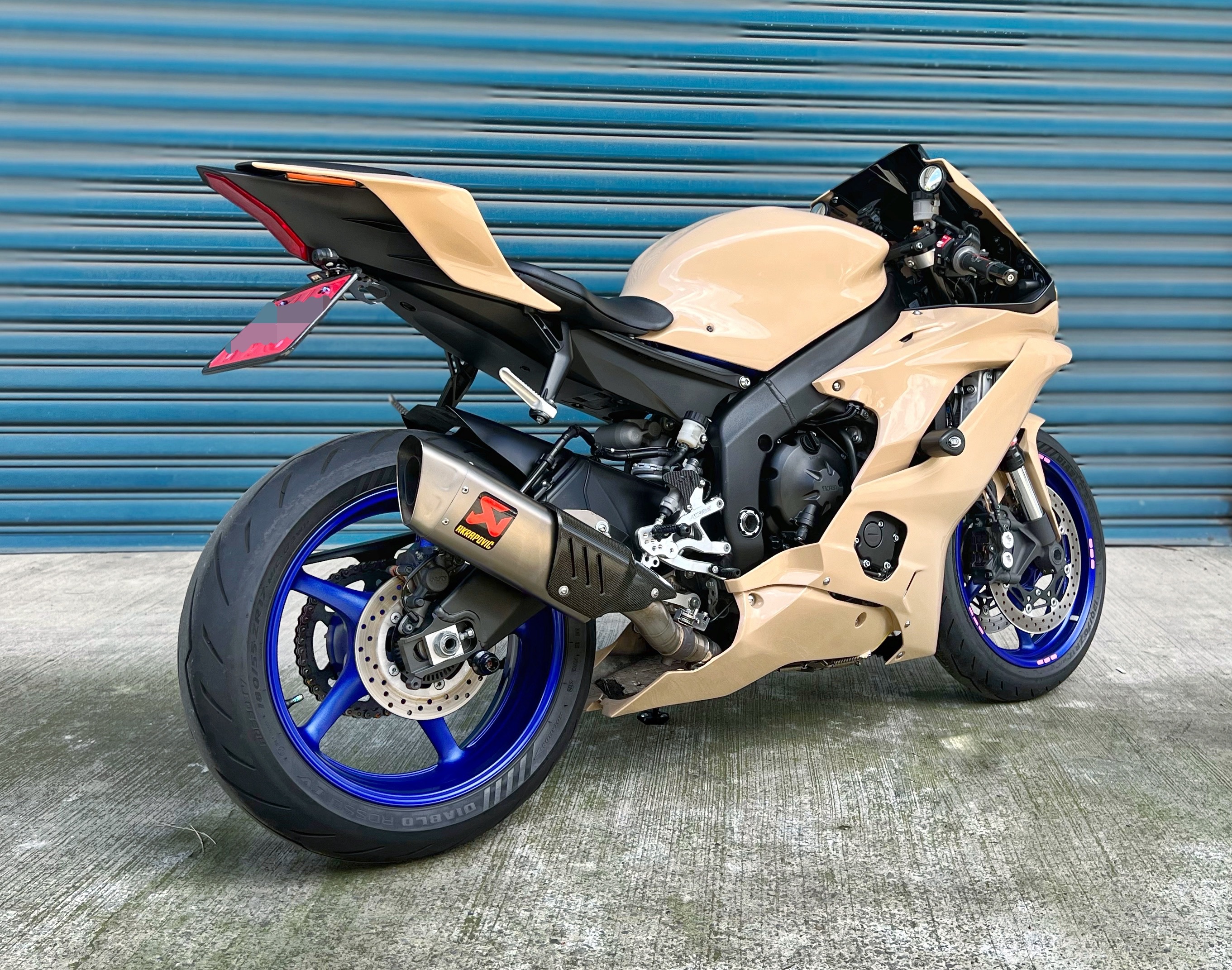 YAMAHA YZF-R6 - 中古/二手車出售中 2020年 R6 全段閥門蠍、副廠殼(原廠殼藍灰在)、EXTREME腳踏後移 多樣改裝 阿宏大型重機買賣 | 阿宏大型重機買賣