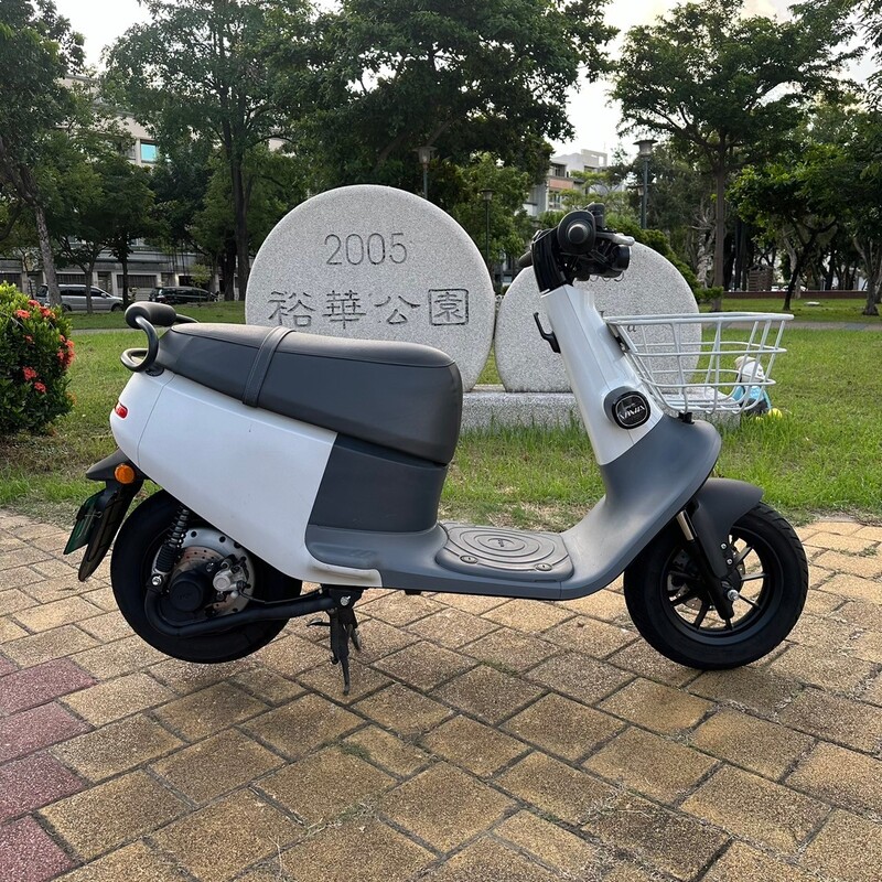 Gogoro viva - 中古/二手車出售中 2020 GOGORO VIVA KEYLESS #8610 現況販售 | 貳輪嶼中古機車專賣-台南店