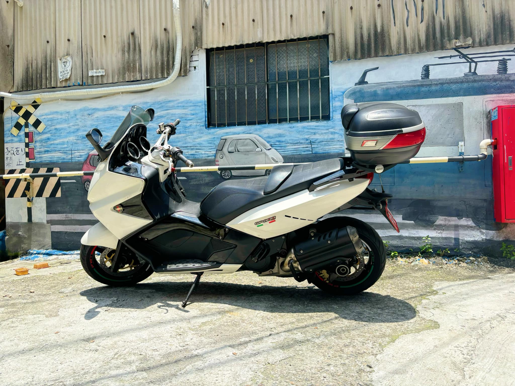 GILERA  GP800 - 中古/二手車出售中 GILERA GP800 | 個人自售