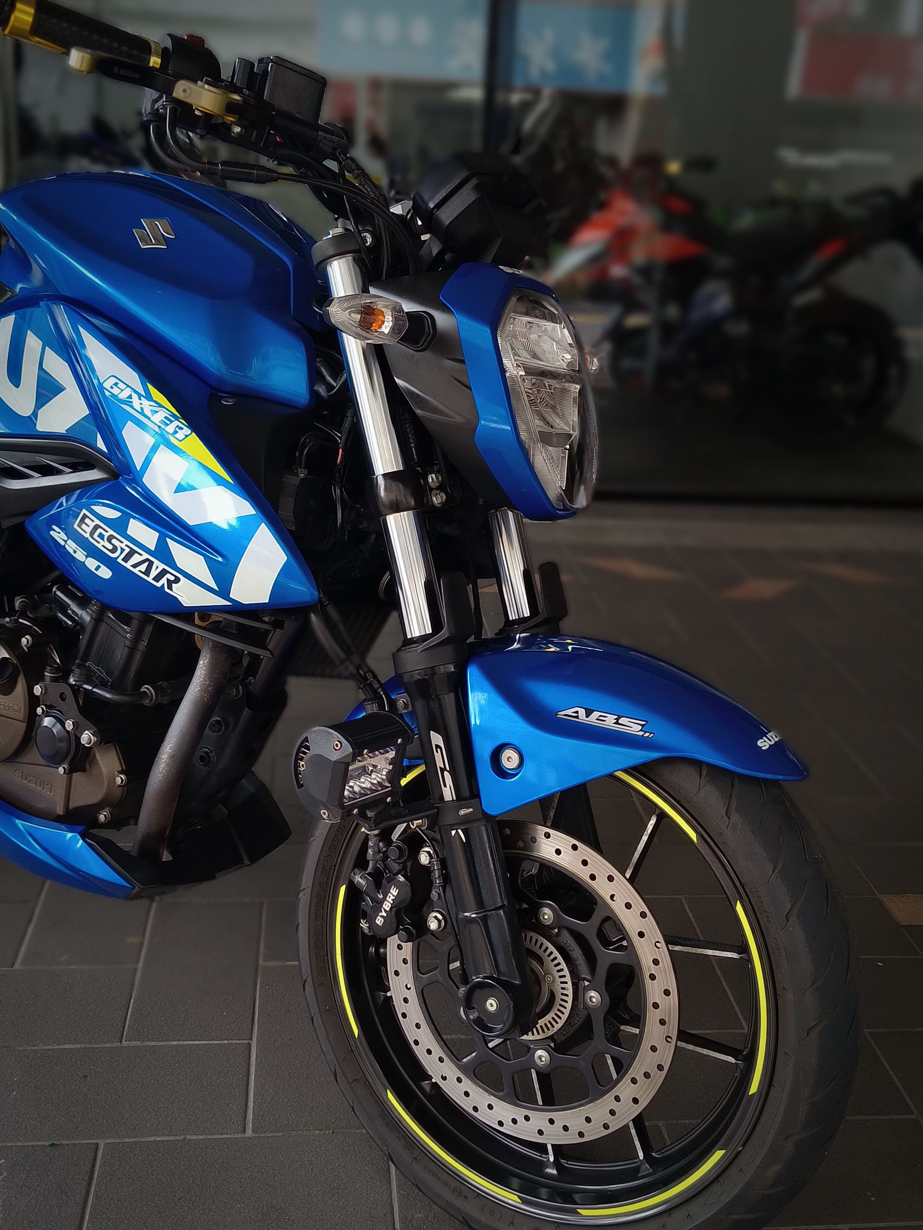 SUZUKI GIXXER 250 SF - 中古/二手車出售中 GIXXER250 ABS 總代理，全車原漆漂亮，只跑10735km | 成蘆進口摩托車