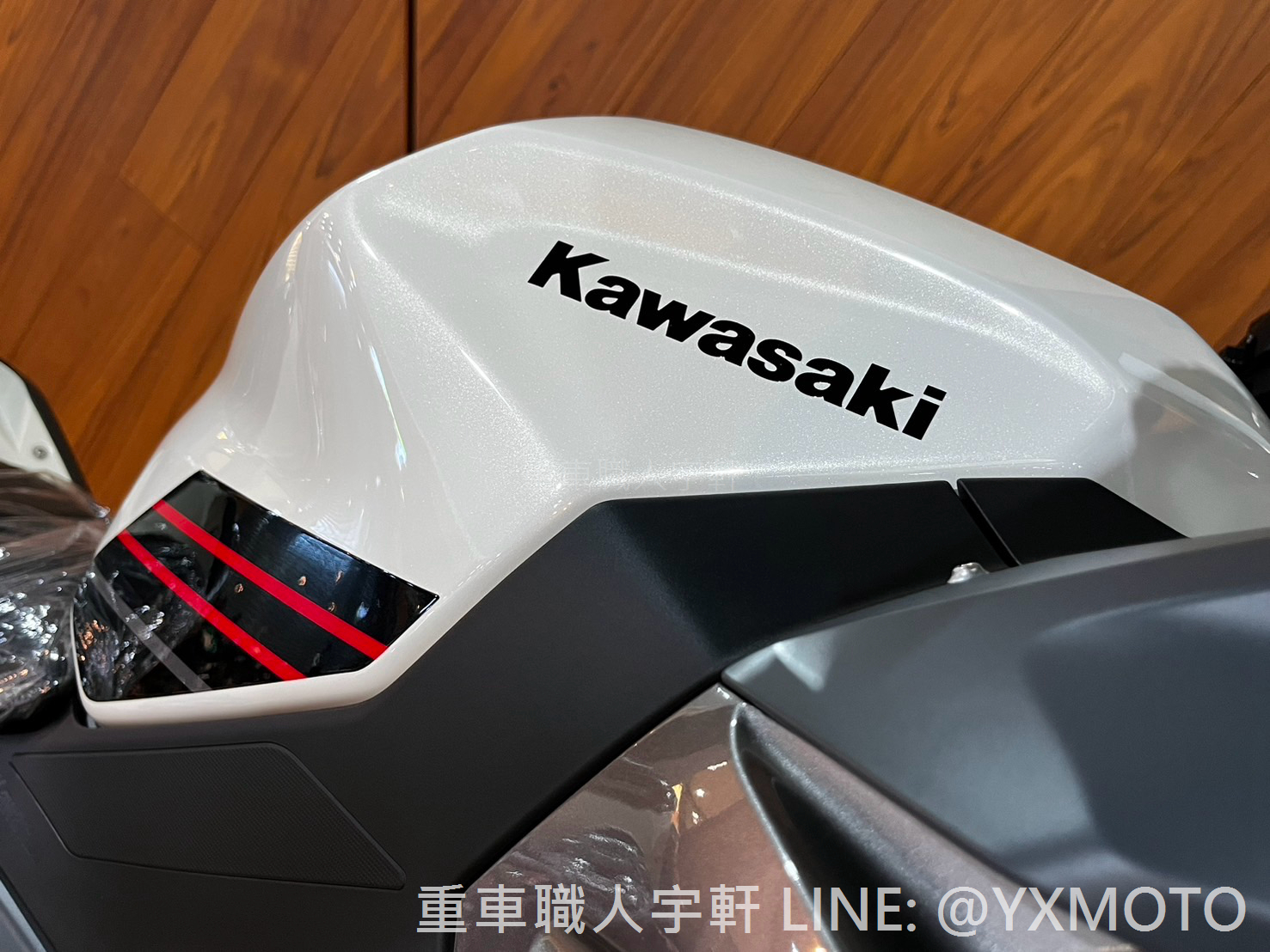 KAWASAKI NINJA 400新車出售中 【敏傑宇軒】2024 Kawasaki 忍者 NINJA 400 消光灰白紅 總代理公司車 | 重車銷售職人-宇軒 (敏傑)