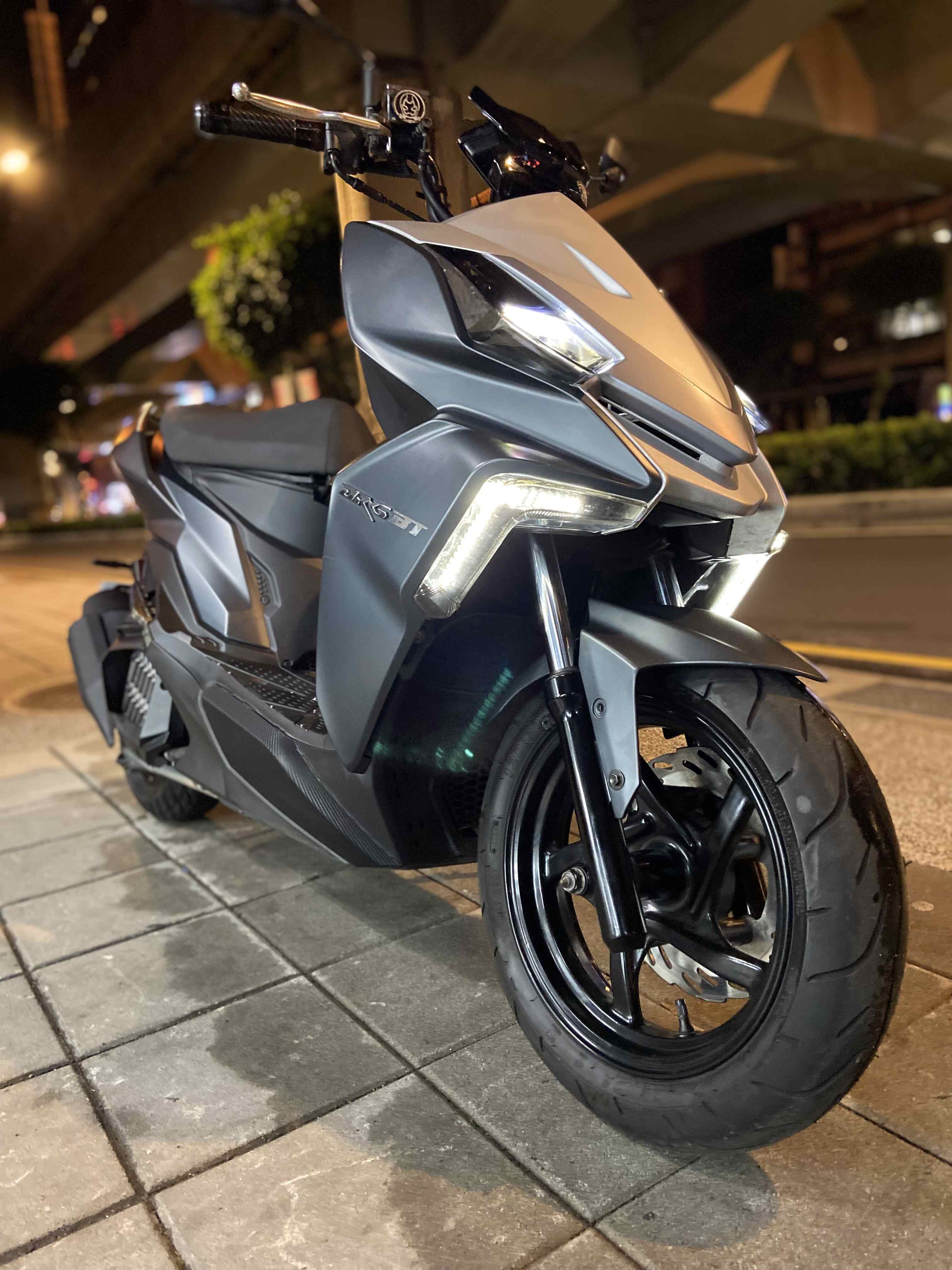 【個人自售】三陽 DRG BT - 「Webike-摩托車市」 2021七期Drg 帥氣灰白龍