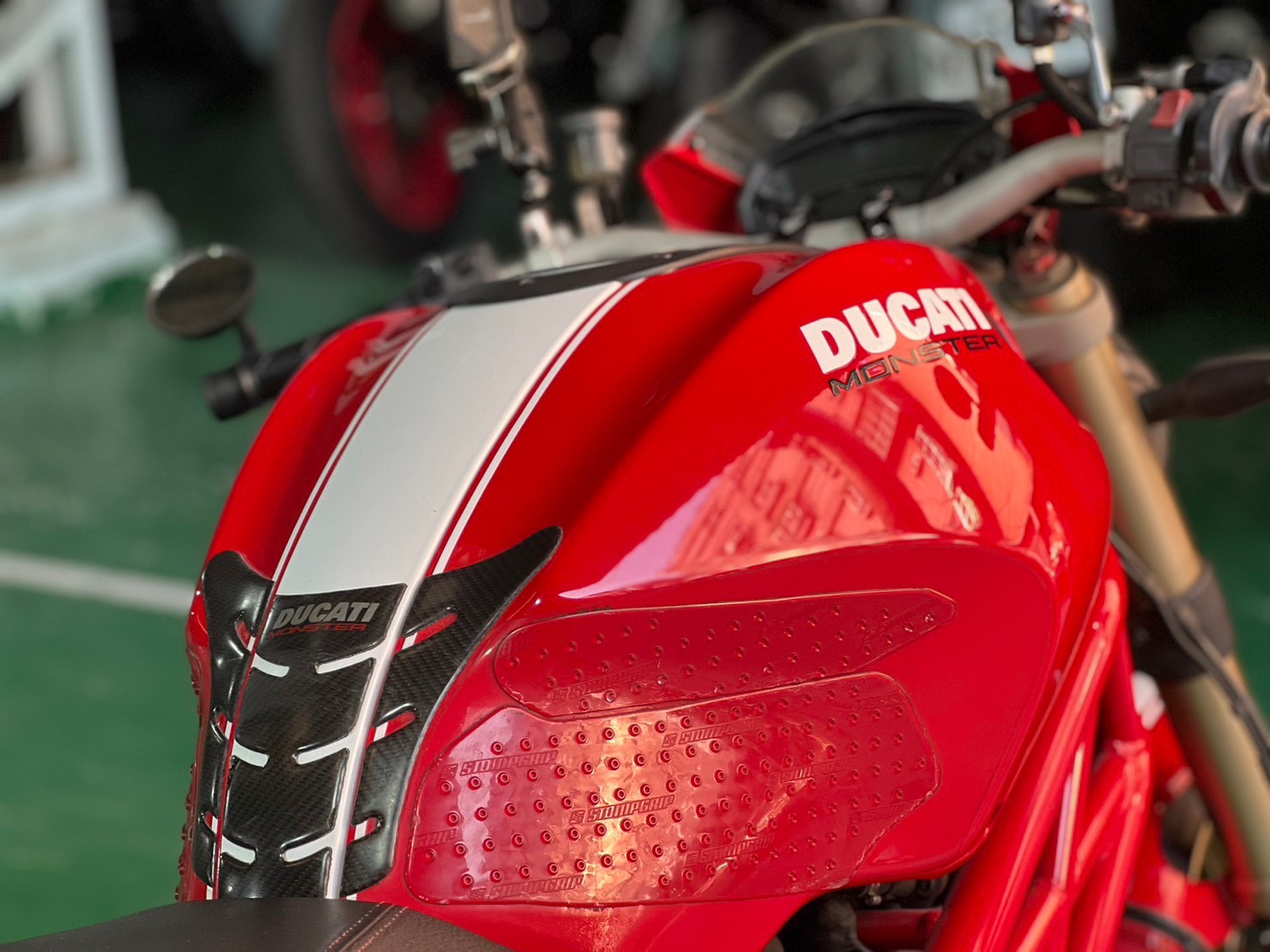 DUCATI MONSTER1100EVO - 中古/二手車出售中 Ducati Monster 1100 evo 協助分期、託運、換車補貼、代償結清 Line ID:@q0984380388 | 小菜輕重機