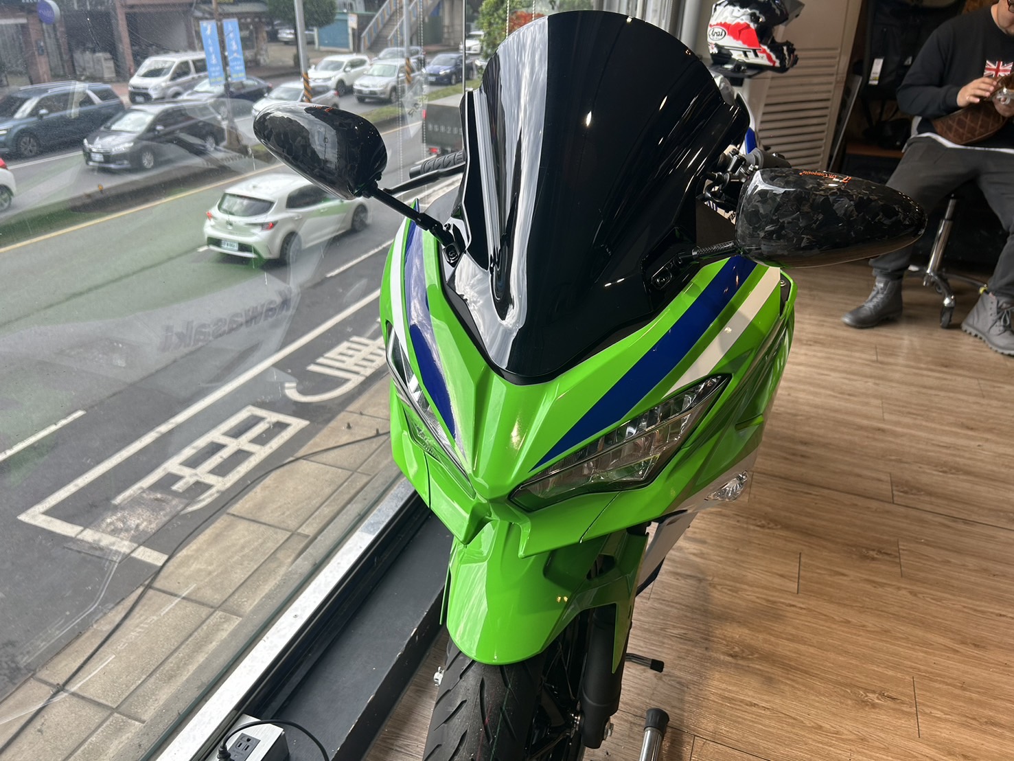 KAWASAKI NINJA400 - 中古/二手車出售中 【亞駒重車】Kawasaki 2023 Ninja400 40TH 副廠殼 英蠍管 低里程 電洽:03-452-5589 | 亞駒重車騎士館