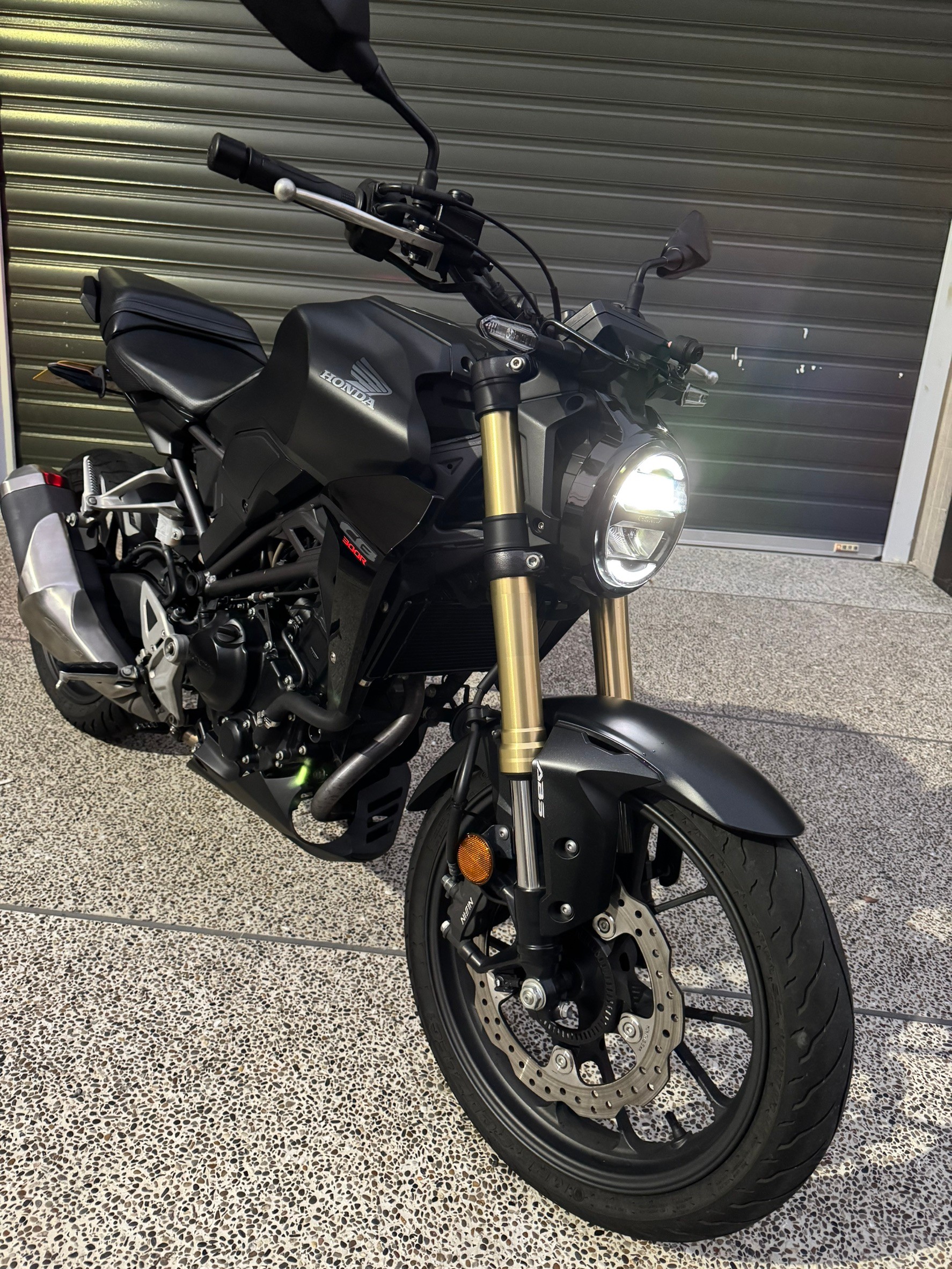 【個人自售】HONDA CB300R - 「Webike-摩托車市」 2022年 CB300R 車美跑少