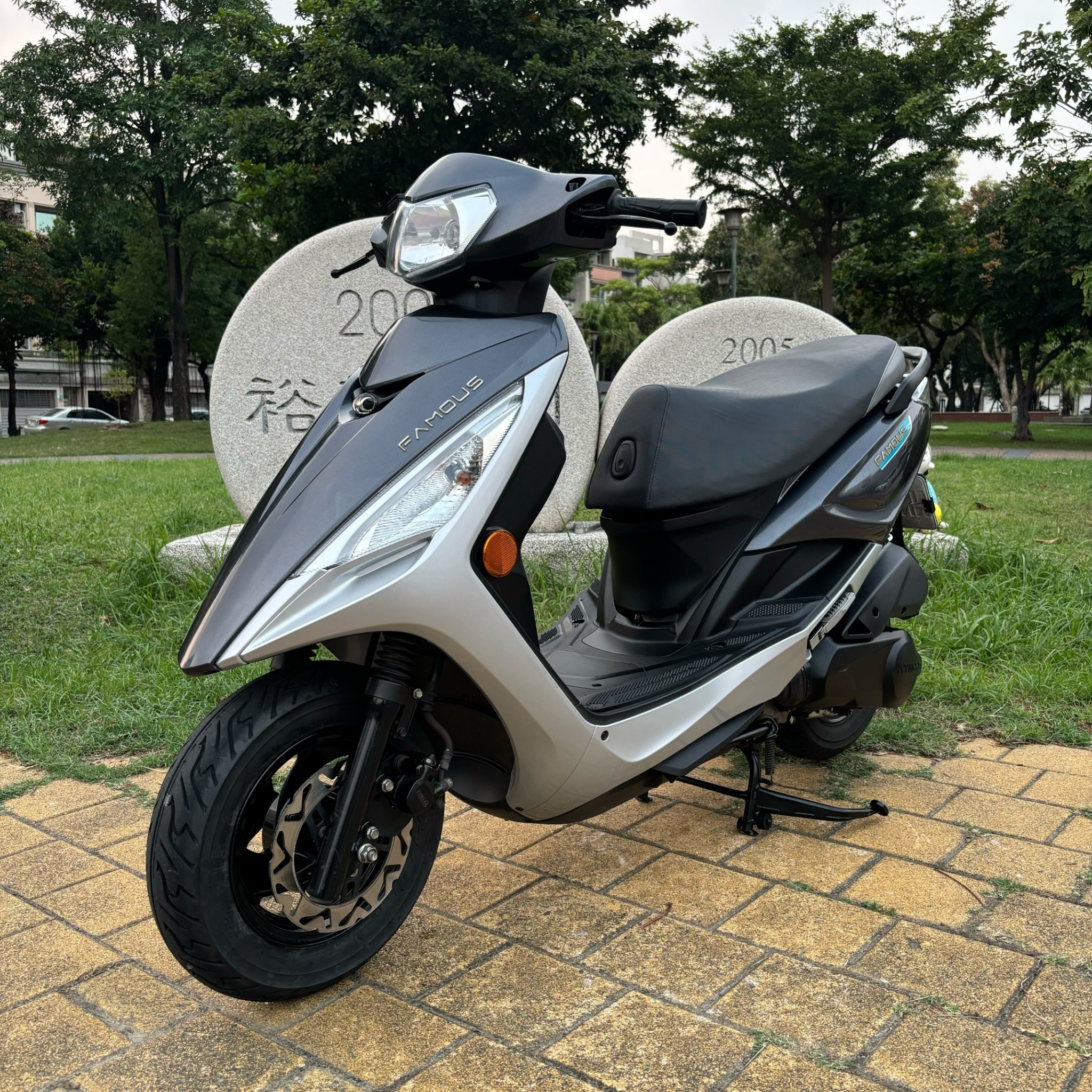 【貳輪嶼中古機車專賣-台南店】光陽 famous 125 - 「Webike-摩托車市」 2022 光陽 新名流125 碟煞 #9153