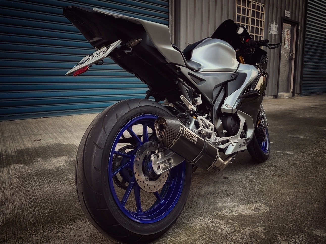 YAMAHA YZF-R15 - 中古/二手車出售中 R15v4M YAHOM排氣管 Brembo總泵 Brembo卡鉗 眾多改裝 小資族二手重機買賣 | 小資族二手重機買賣