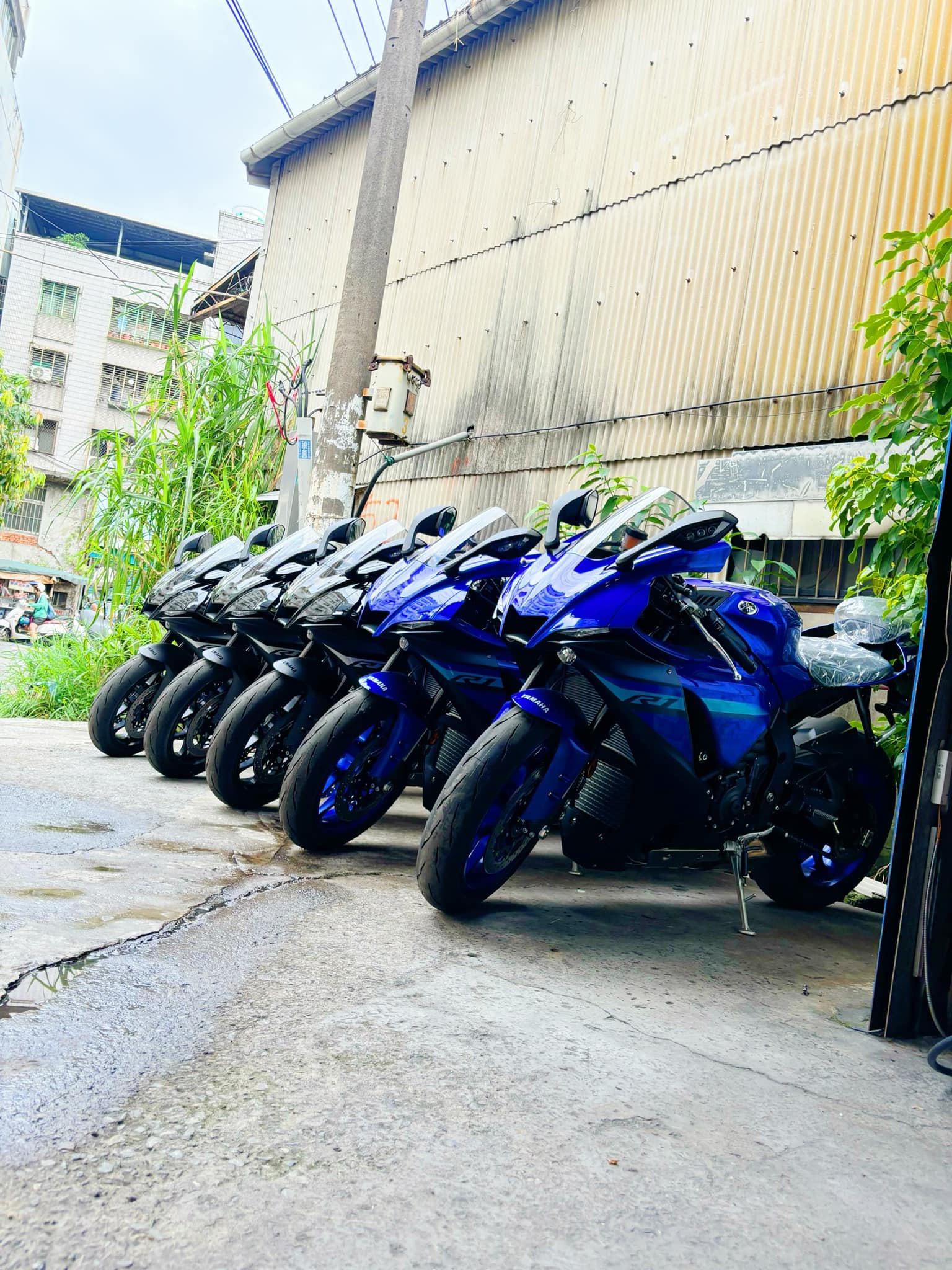 YAMAHA YZF-R1 - 中古/二手車出售中 新車YAMAHA R1 | 個人自售