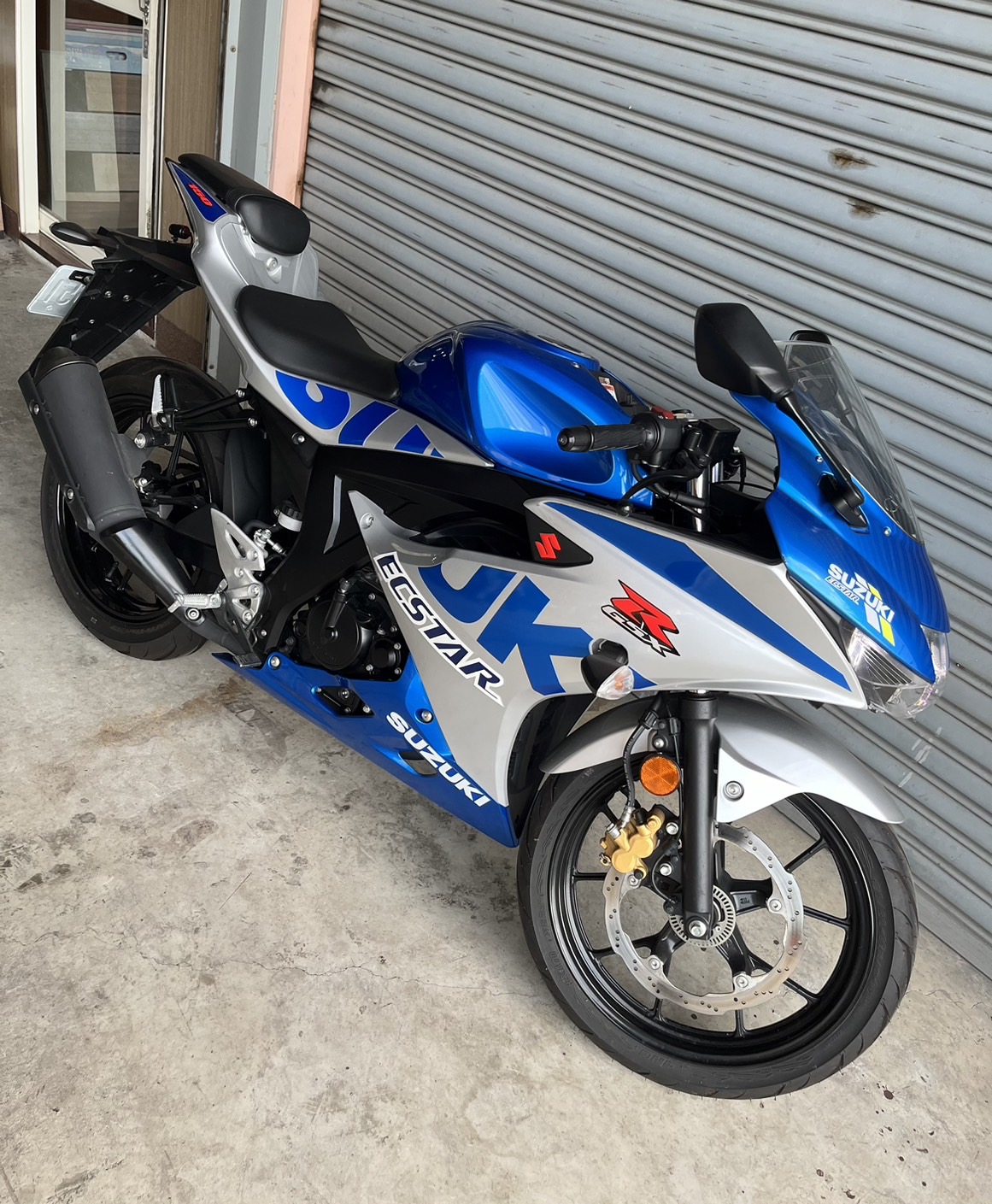 【個人自售】SUZUKI GSX-R150 - 「Webike-摩托車市」 小阿魯 GSX-R150 只跑300公里 keyless 免鑰匙 高轉熱血引擎