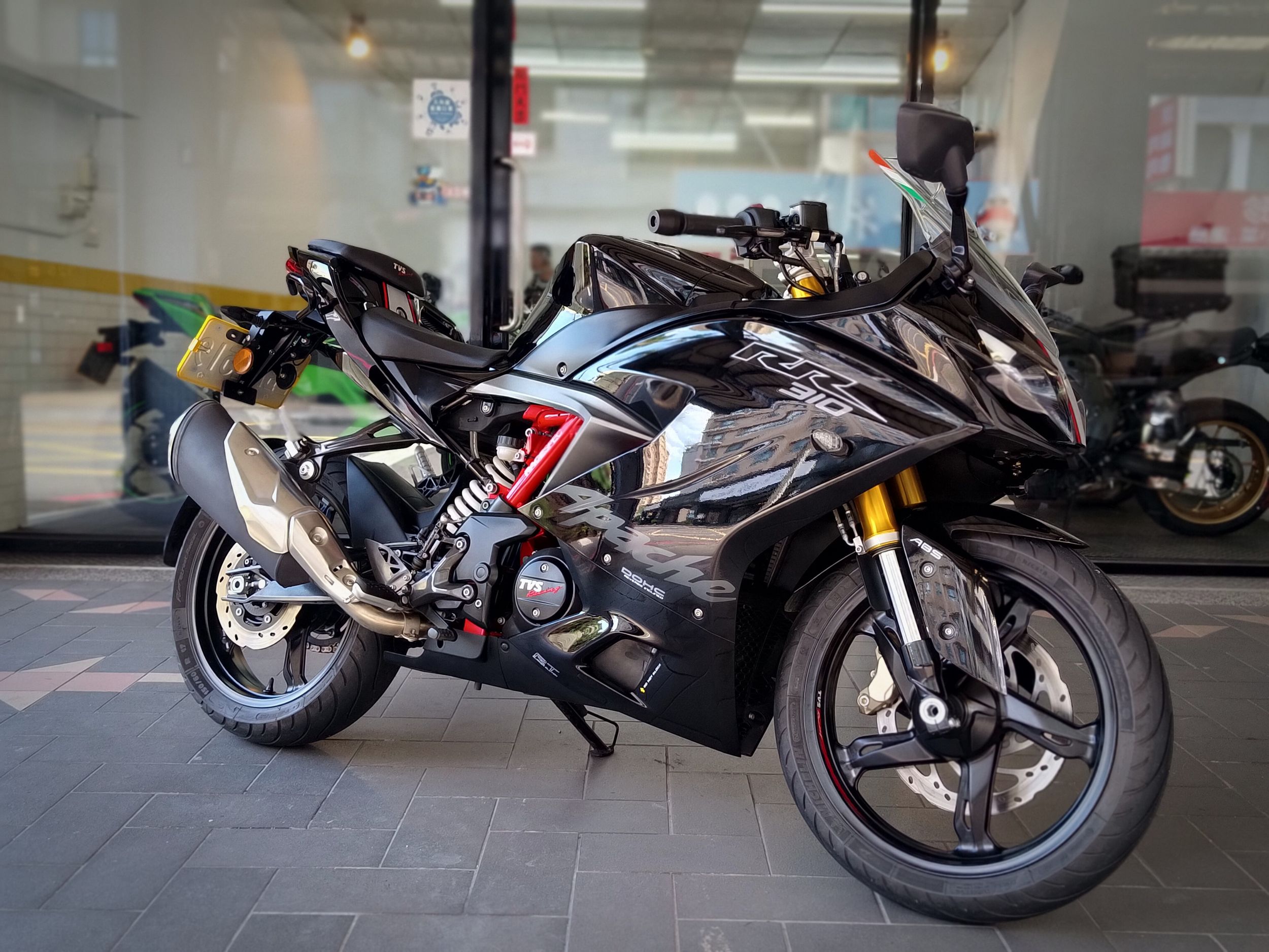 【成蘆進口摩托車】HONDA CB300R - 「Webike-摩托車市」 TVS APACHE RR310 ABS 一手車只跑2875km，原漆完美無傷如新車般