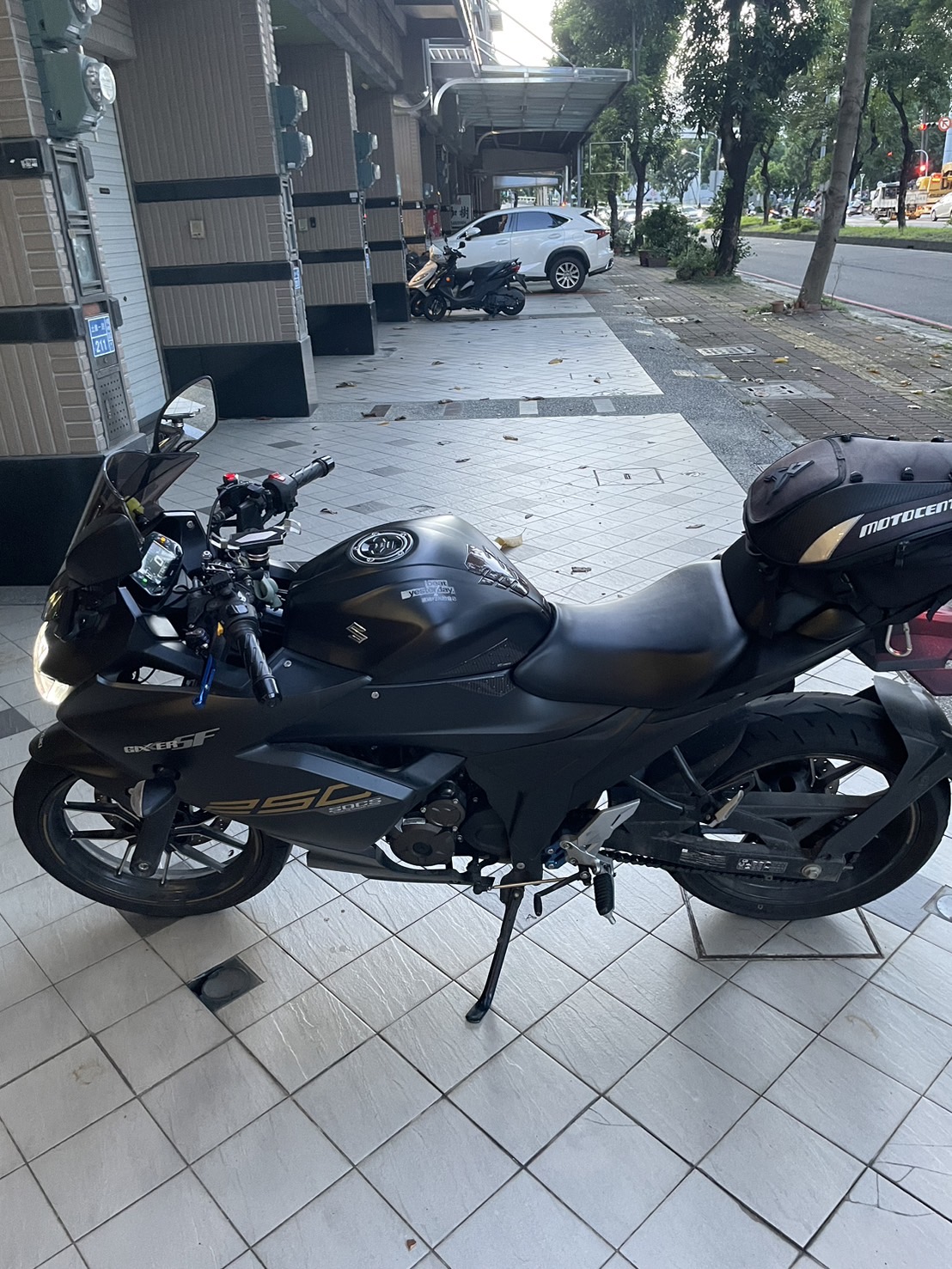 SUZUKI GIXXER 250 SF - 中古/二手車出售中 GIXXER SF 250 換車出售，台鈴總代理 | 個人自售