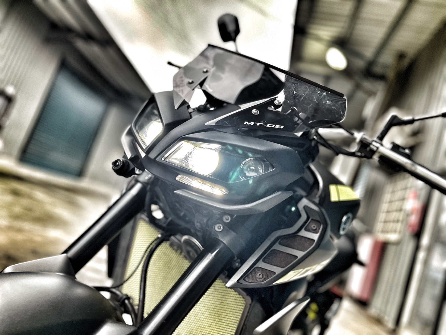 YAMAHA MT-09 - 中古/二手車出售中 碳蠍管 行車記錄器 PD減震桿 無摔車無事故 小資族二手重機買賣 | 小資族二手重機買賣