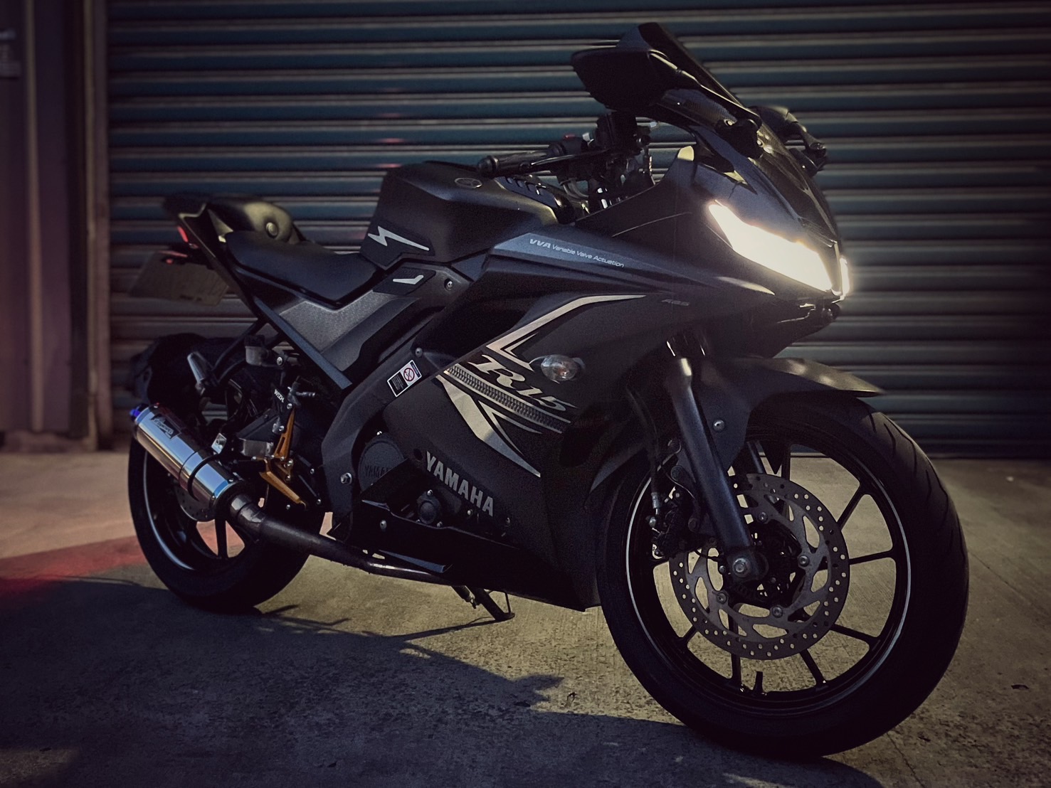 【小資族二手重機買賣】YAMAHA YZF-R15 - 「Webike-摩托車市」 R15 全段排氣管 行車記錄器 WH!Z腳踏 基本改裝 小資族二手重機買賣