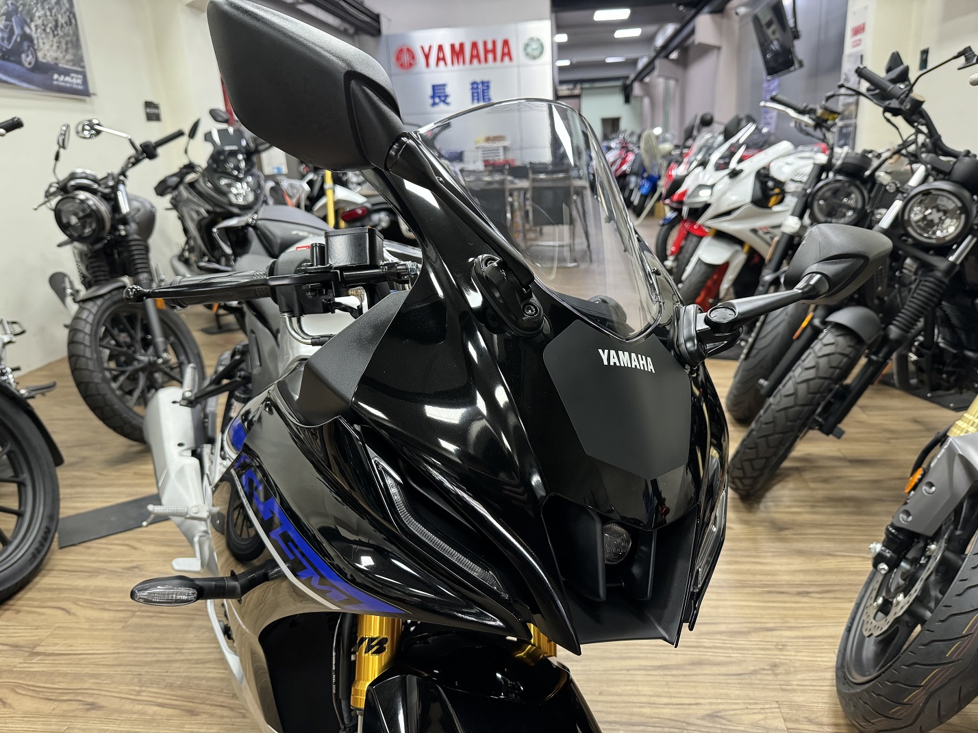 YAMAHA  R15 M新車出售中 【新竹長龍車業】2024 YAMAHA 山葉 R15 M TFT 全彩螢幕 | 新竹長龍車業行