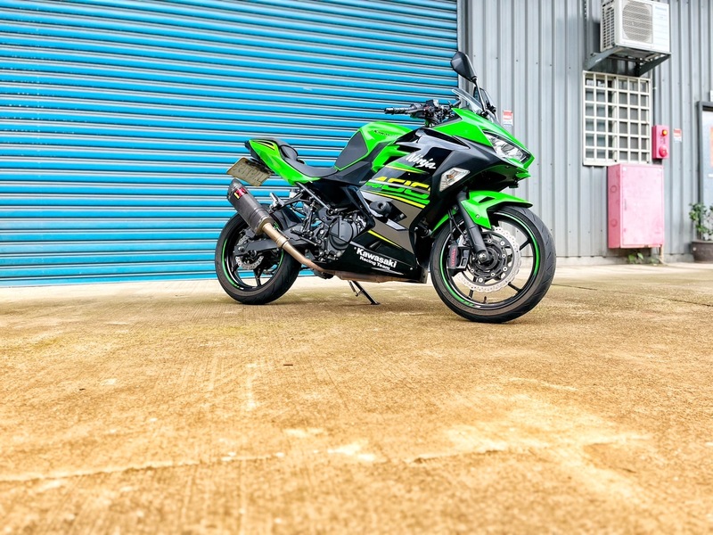 KAWASAKI NINJA400 - 中古/二手車出售中 碳蠍管 Brembo卡鉗 WiZH腳踏 超多改裝 小資族二手重機買賣 | 小資族二手重機買賣