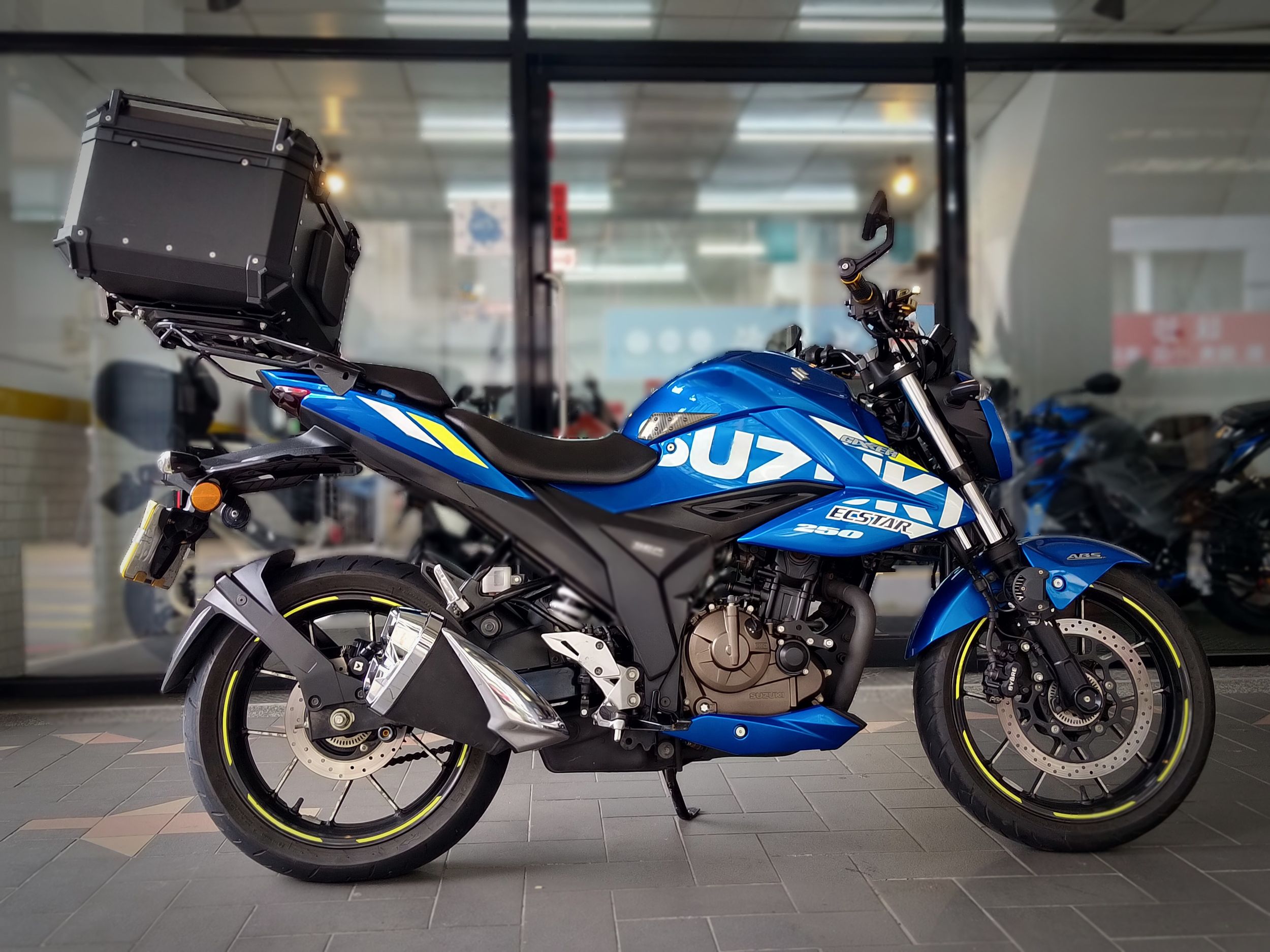 SUZUKI GIXXER 250 - 中古/二手車出售中 GIXXER250 ABS 總代理，全車原漆漂亮，只跑10740km | 成蘆進口摩托車