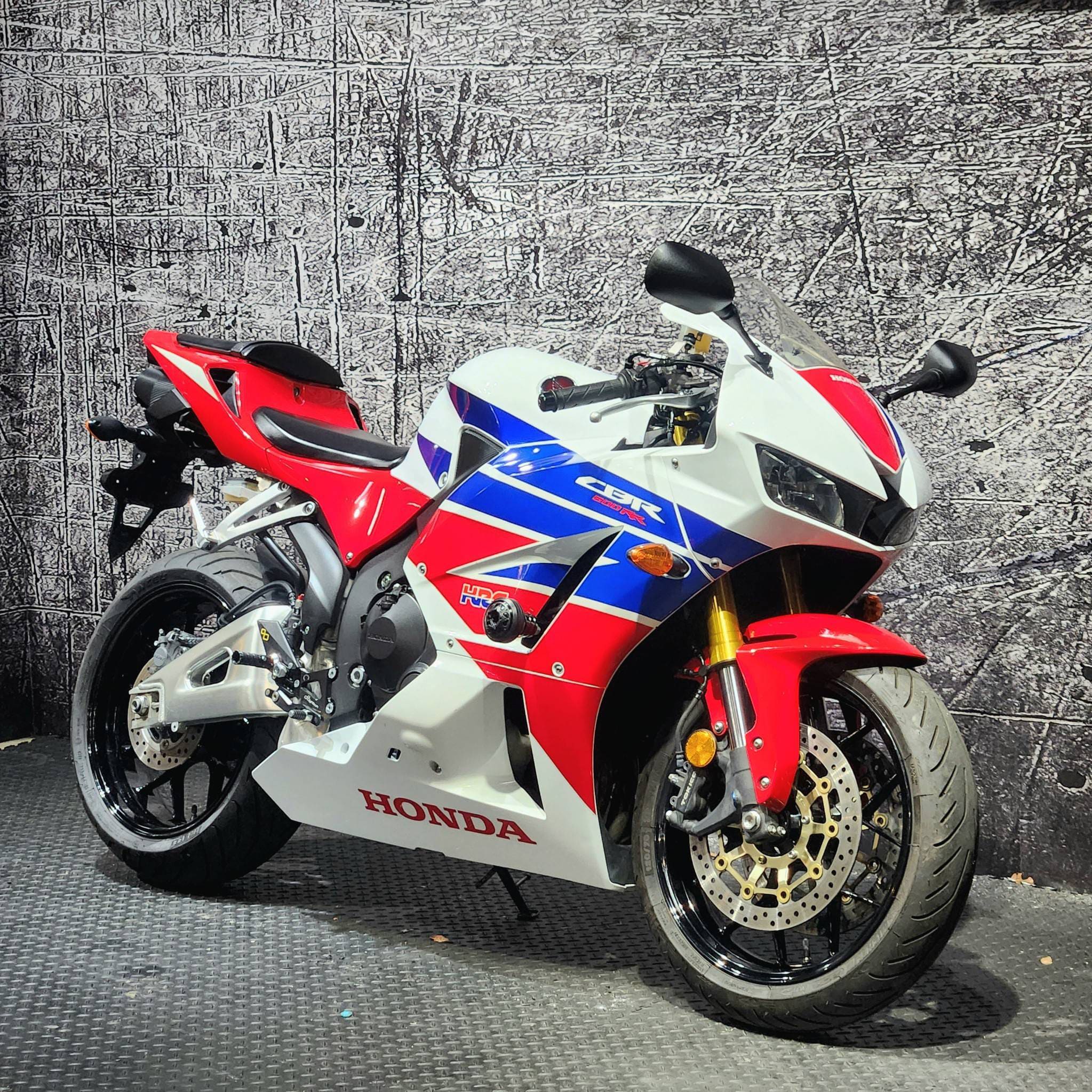 HONDA CBR600RR - 中古/二手車出售中 2014年 HONDA CBR600RR/0元交車/分期貸款/車換車/線上賞車/到府交車 | 翊帆國際重車