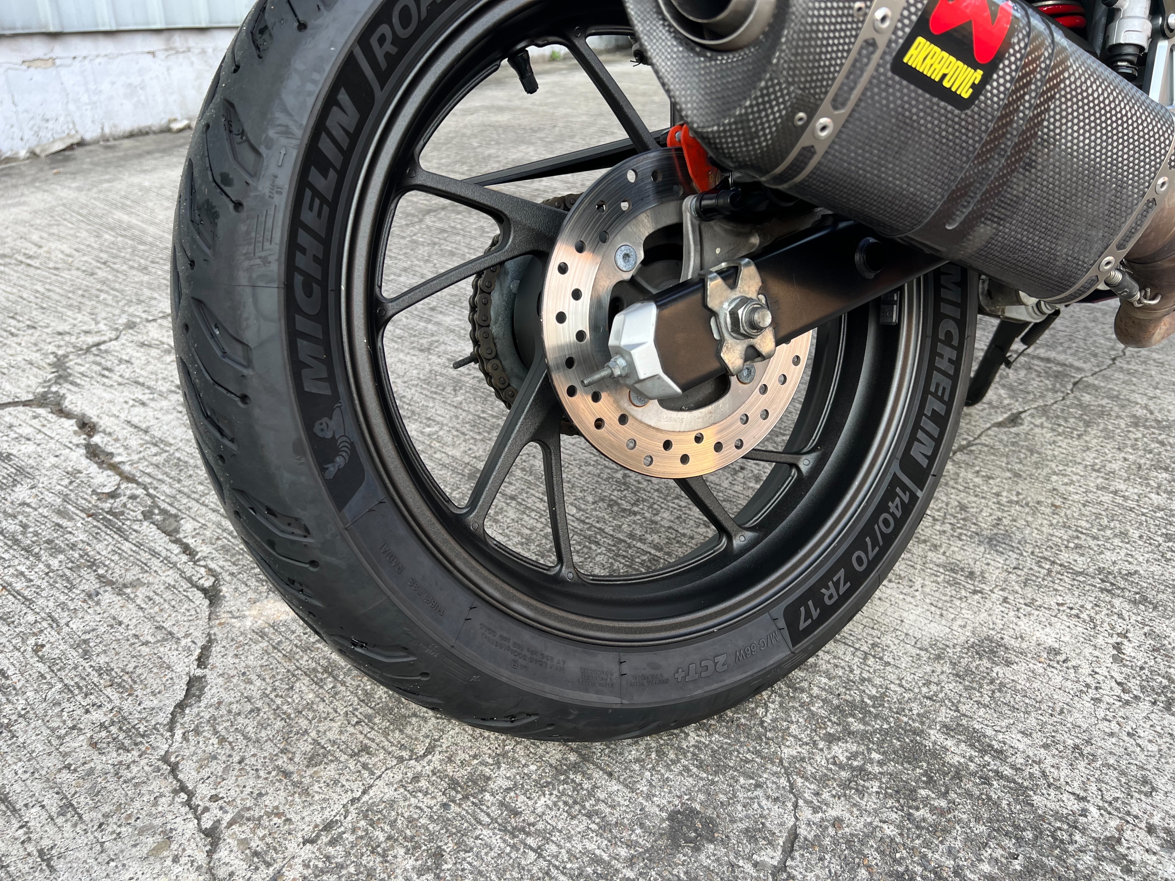 HONDA CBR150R - 中古/二手車出售中 2018年 CBR150R 碳蠍管、客製化烤漆、Brembo卡鉗、W!ZH腳踏後移 多樣改裝 阿宏大型重機買賣 | 阿宏大型重機買賣