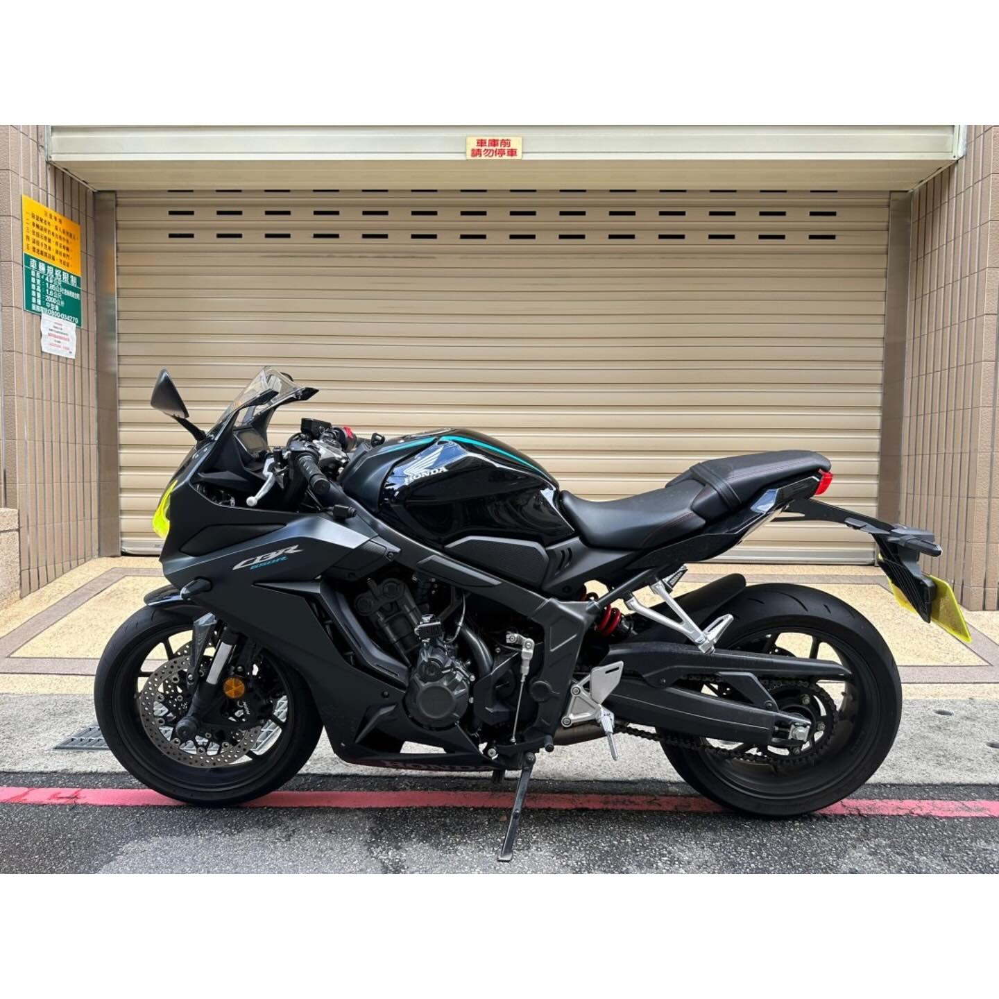 HONDA CBR650R - 中古/二手車出售中 【爵士小詩】2022年HONDA CBR650R 台本車 | 個人自售