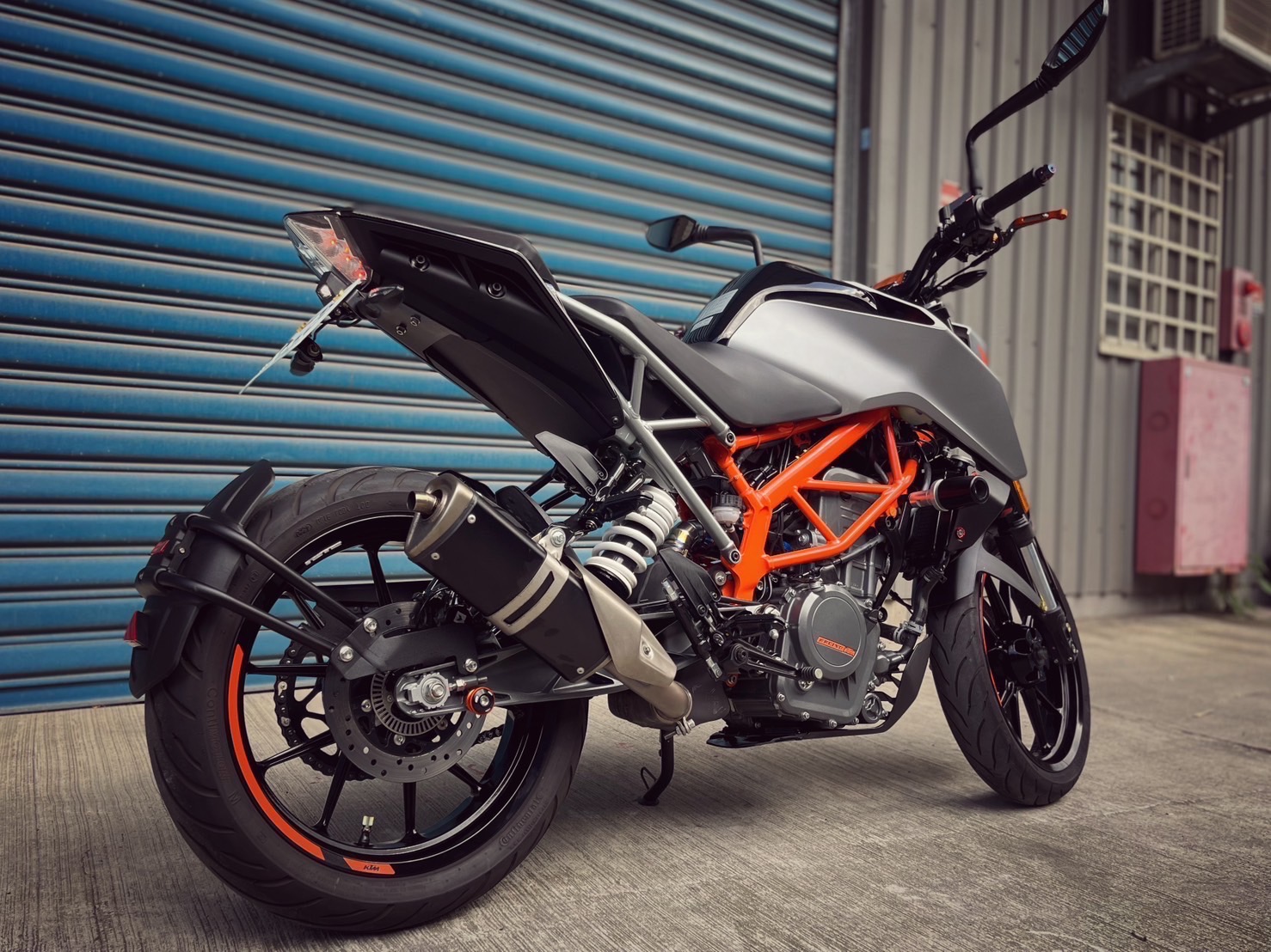 KTM 250DUKE - 中古/二手車出售中 公司車 鈦合金前中段排氣管 魚眼大燈 精品改裝 小資族二手重機買賣 | 小資族二手重機買賣