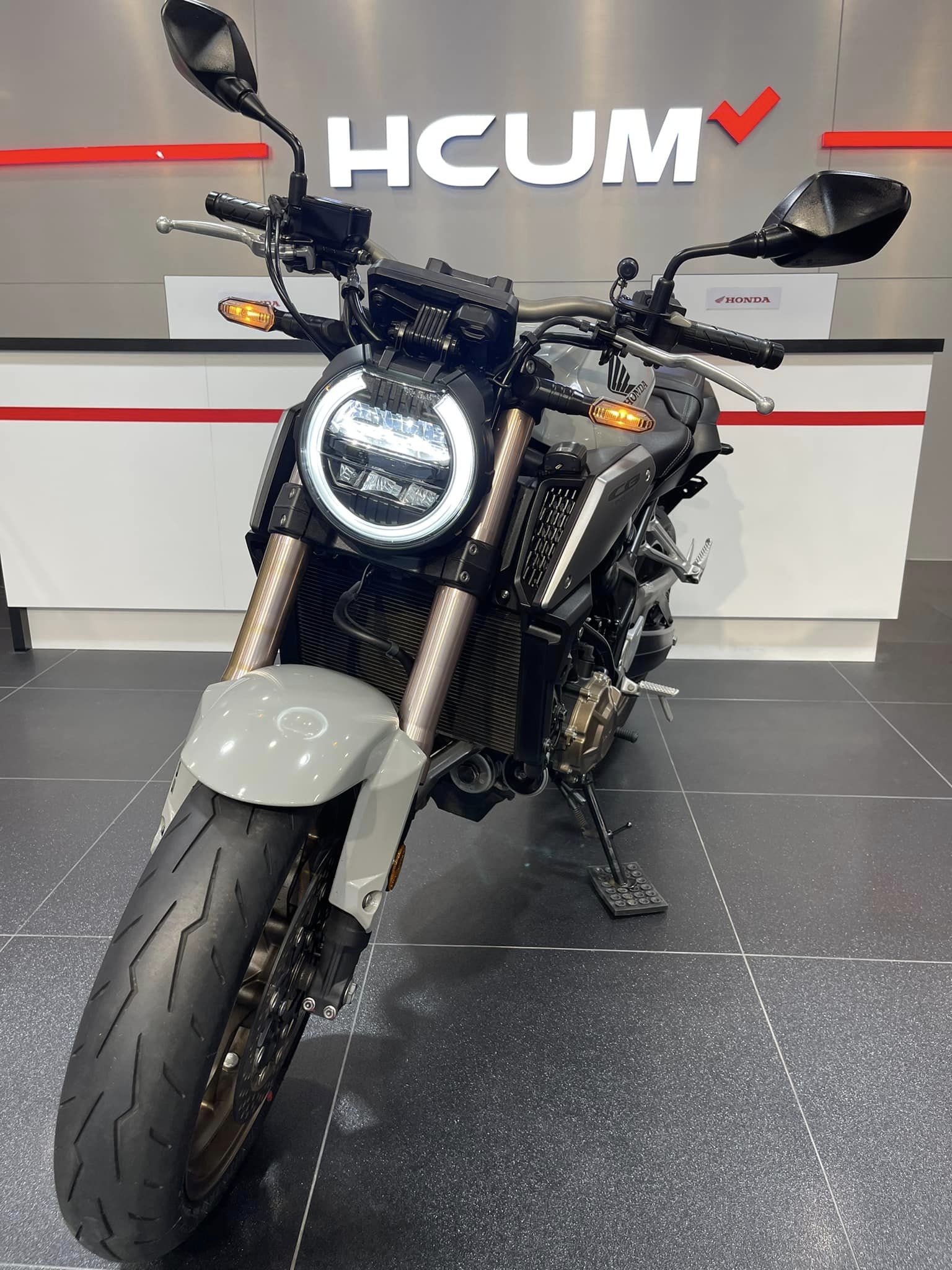 【個人自售】HONDA CB650R - 「Webike-摩托車市」 CB650R 出廠年份：2021 領牌年份：2021.04 行駛里程：6177公里 車輛所在：新北市中和區 售價 : 25.3萬