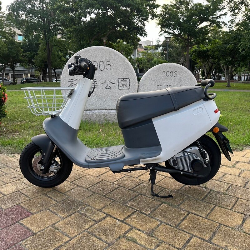 Gogoro viva - 中古/二手車出售中 2020 GOGORO VIVA KEYLESS #8610 現況販售 | 貳輪嶼中古機車專賣-台南店