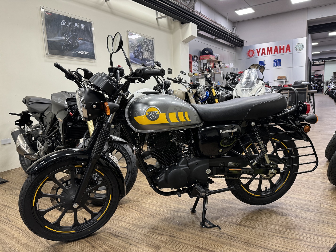 【新竹長龍車業行】KAWASAKI W175 - 「Webike-摩托車市」 【新竹長龍車業】KAWASAKI 2024 W175 鋁圈版 0利率