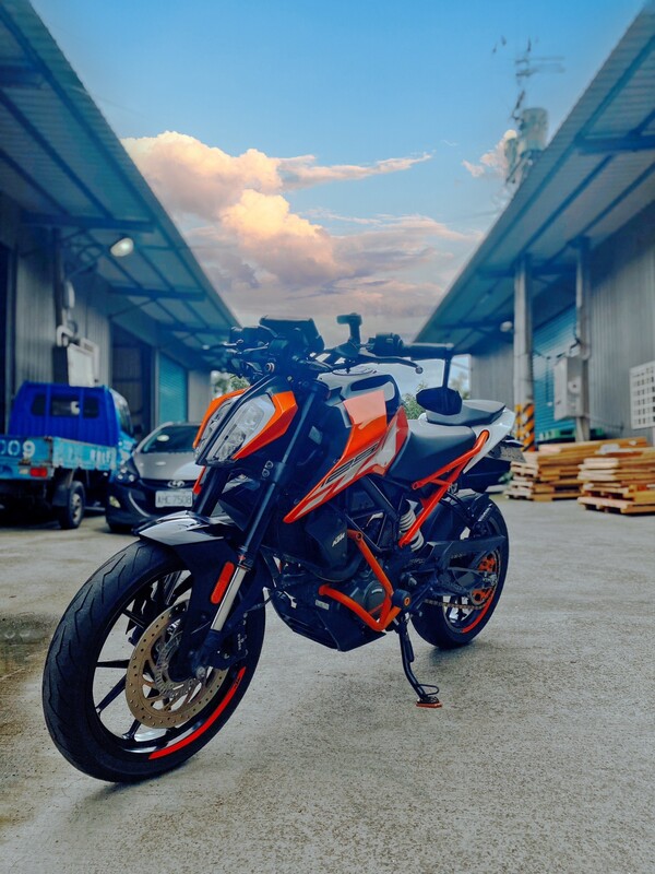 KTM 125DUKE - 中古/二手車出售中 改裝:行車記錄器、手機架、短牌架、引擎保桿 原漆 無事故  搜尋 IG:Motoshen 專營大聖二輪廣場 | Motoshen大聖二輪廣場