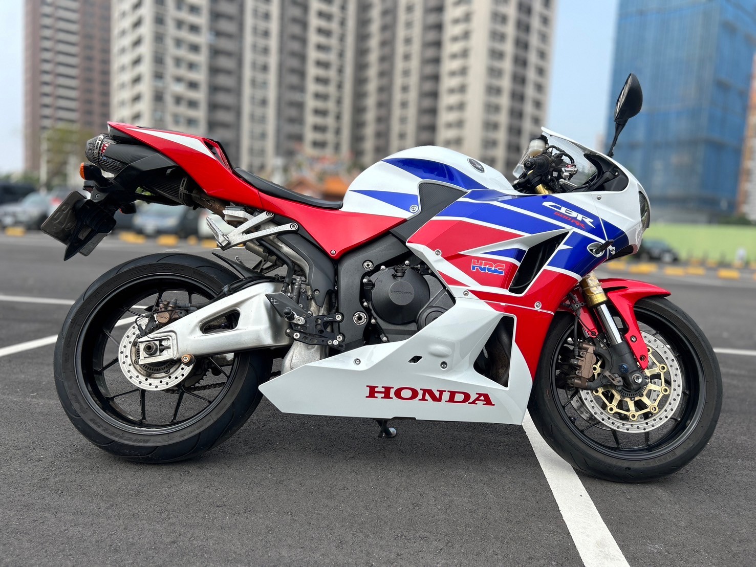 HONDA CBR600RR - 中古/二手車出售中 2013 HONDA CBR600RR | 個人自售