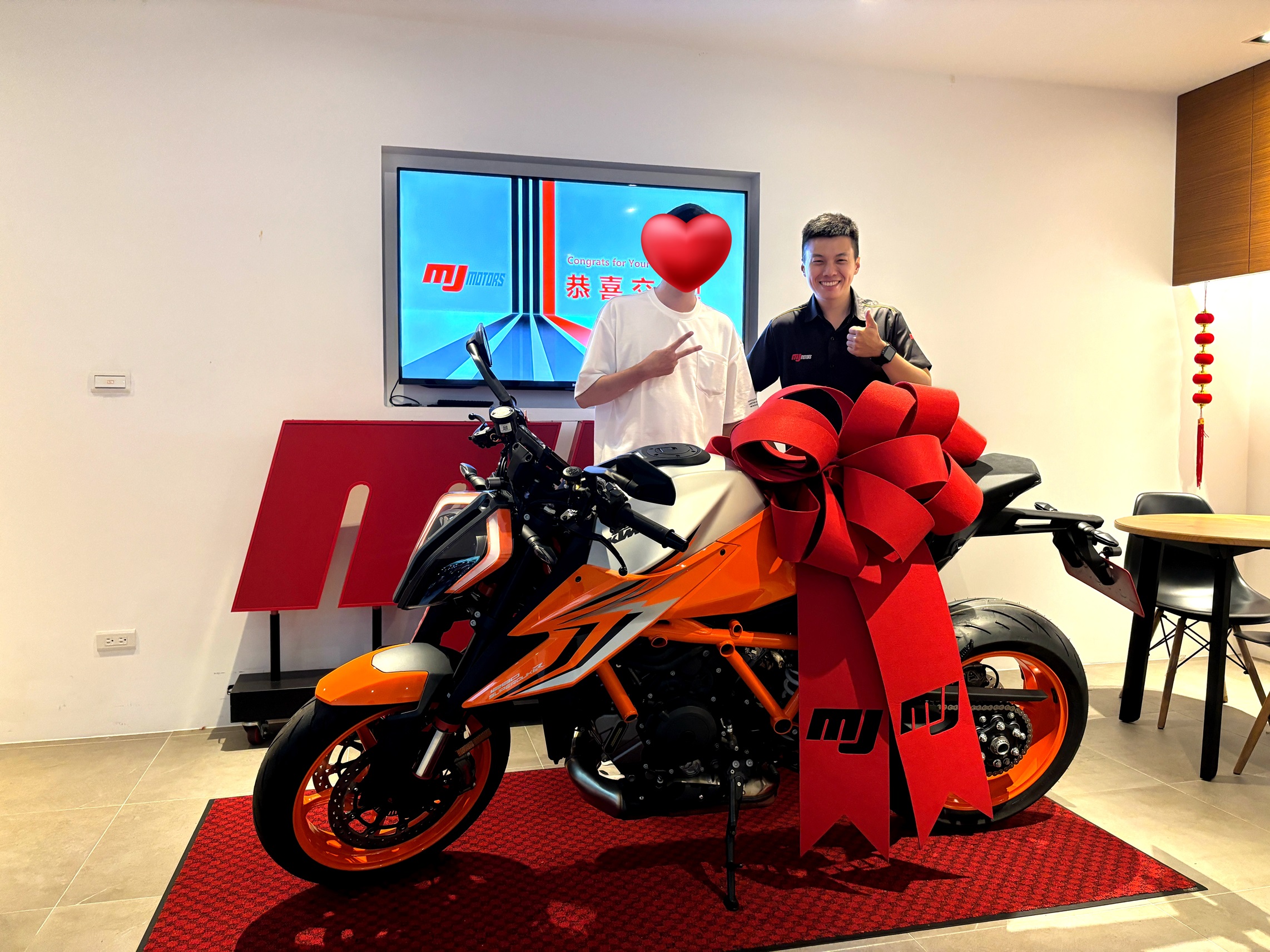 【重車銷售職人-宇軒 (敏傑)】KTM 1290 SUPER DUKE R [Super Duke R] - 「Webike-摩托車市」 【敏傑宇軒】賀交車 姜帥哥 KTM 1290 SUPER DUKE R 總代理公司車