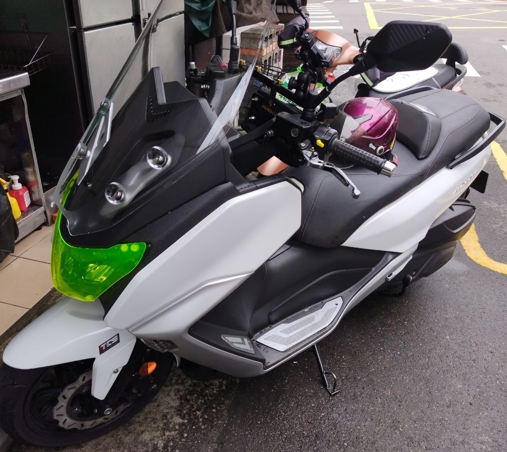 【個人自售】三陽 MAXSYM 400i - 「Webike-摩托車市」 三陽 MAXSYM 400 少騎  停放車庫  誠可議