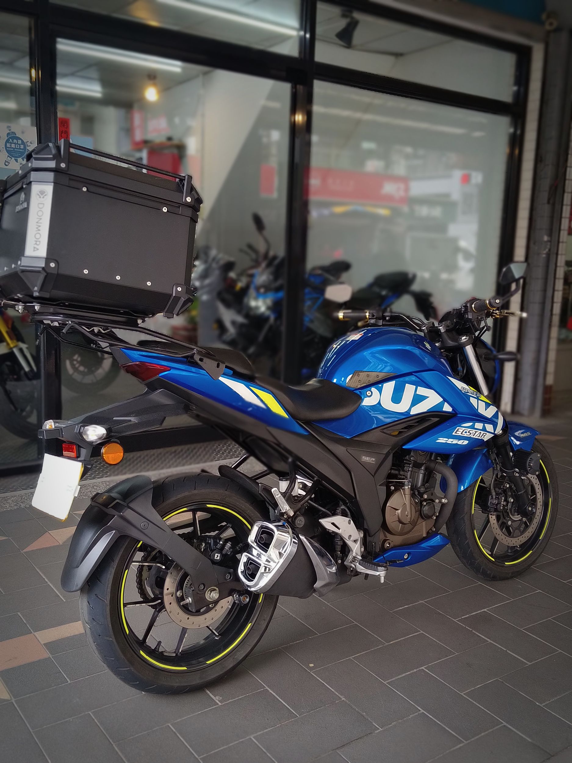 SUZUKI GIXXER 250 - 中古/二手車出售中 GIXXER250 ABS 總代理，全車原漆漂亮，只跑10740km | 成蘆進口摩托車