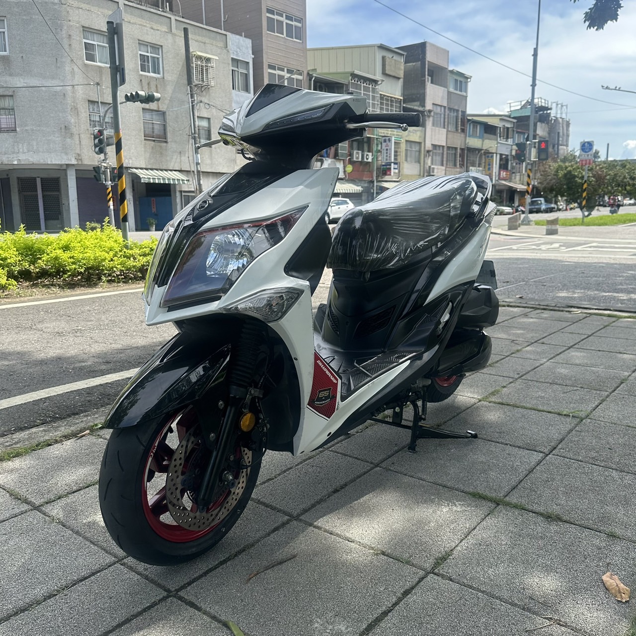 三陽 JET-S 125 - 中古/二手車出售中 【高雄二手機車】2020 三陽 JETS 125 #5991 實車實價/高雄二手機車買賣/便宜售代步車/經濟車 | 貳輪嶼二手機車行-高雄店/中古重機收購/gogoro買賣推薦/線上估價立刻加Line:@motor888 （台南、屏東也有到府收購）