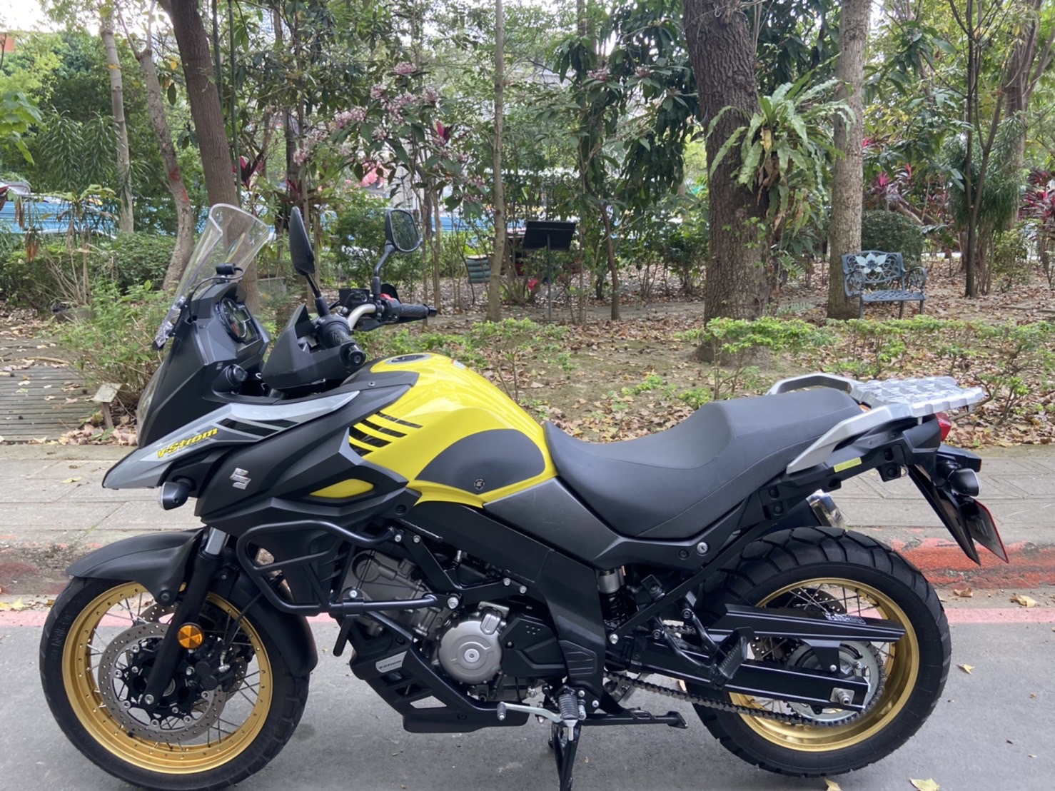 SUZUKI V-STROM 650 (DL650) - 中古/二手車出售中 低里程美車託售.多樣配備升級.無待修立馬可環島.全額銀帶免保人 | 立帆國際重機代銷中心