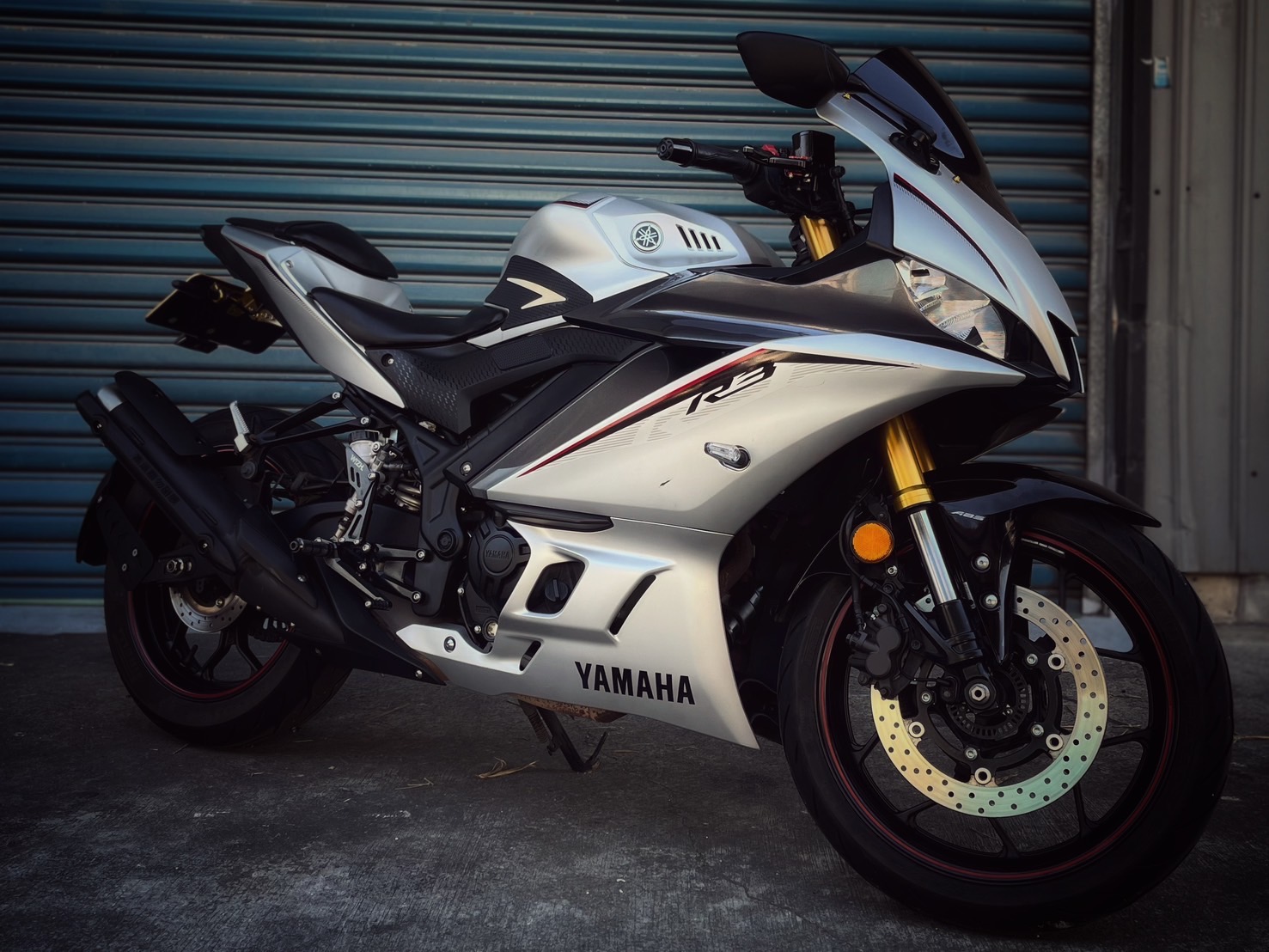 YAMAHA YZF-R3 - 中古/二手車出售中 R3 銀色系 基本改裝 無摔車無事故 小資族二手重機買賣 | 小資族二手重機買賣