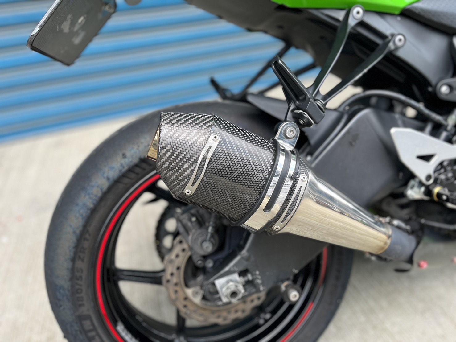 KAWASAKI NINJA ZX-6R - 中古/二手車出售中 碳纖維排氣管 超多改裝 小資族二手重機買賣 | 小資族二手重機買賣