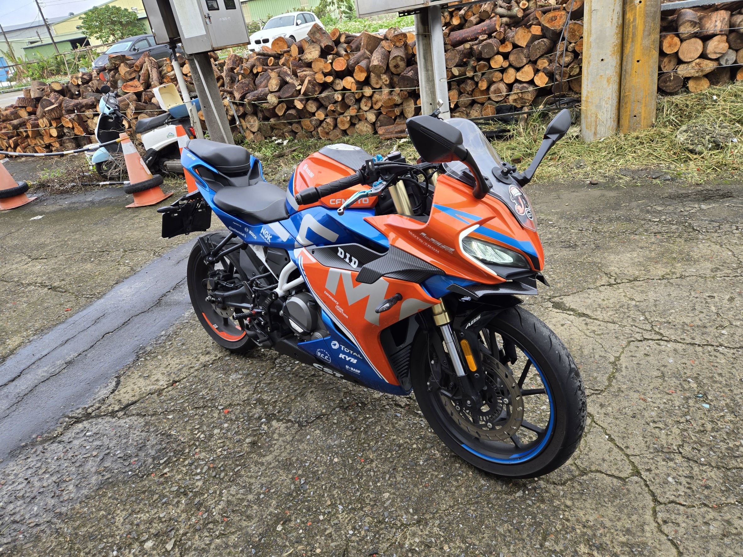 CFMOTO 春風 250SR - 中古/二手車出售中 [出售] 2022年 春風 CFMOTO 250SR | 老爹重機