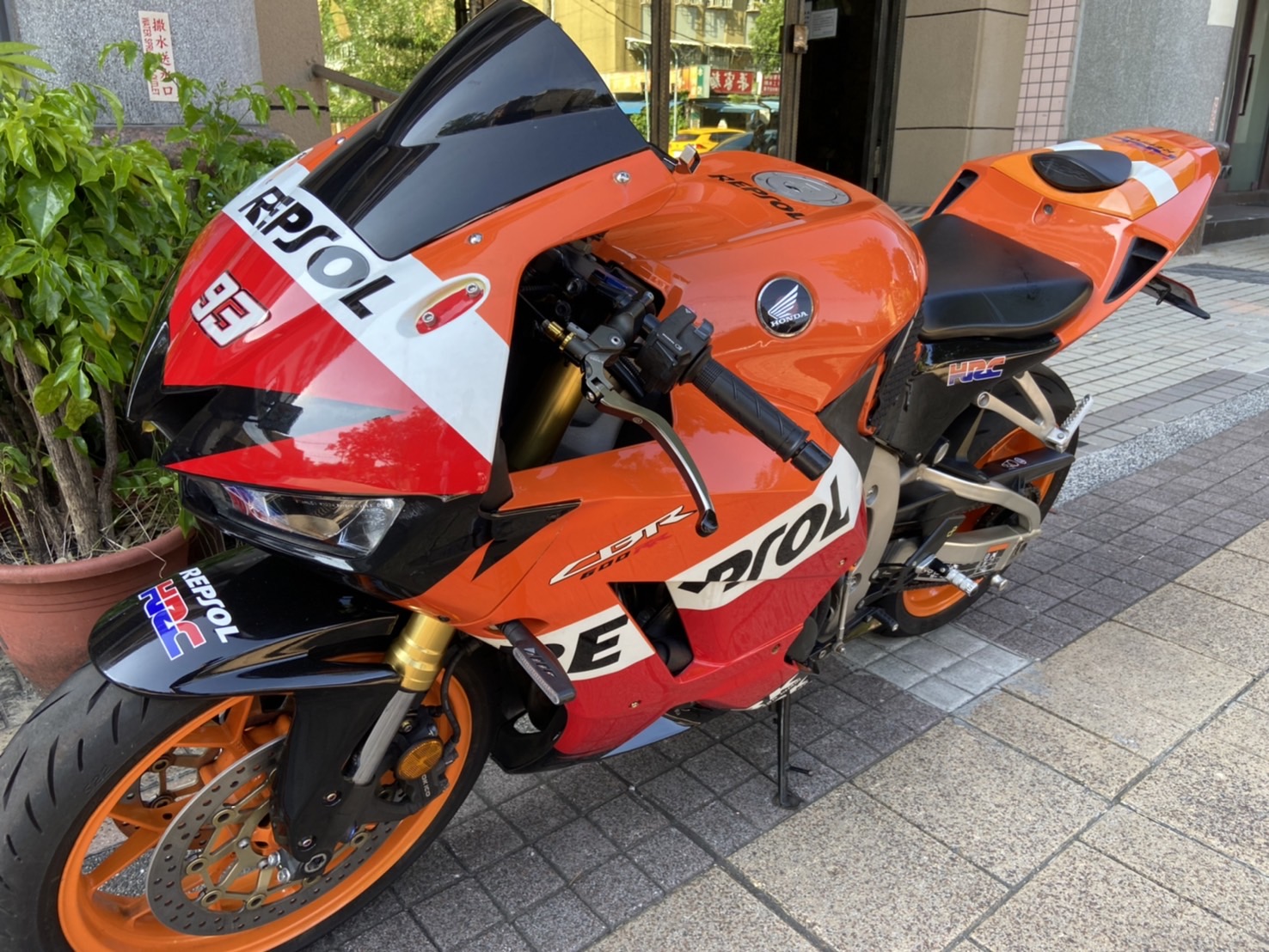 HONDA CBR600RR - 中古/二手車出售中 親民好駕馭的跑車CBR600RR車況佳.騎過講一輩子.沒騎過想一輩子全額銀貸 | 個人自售